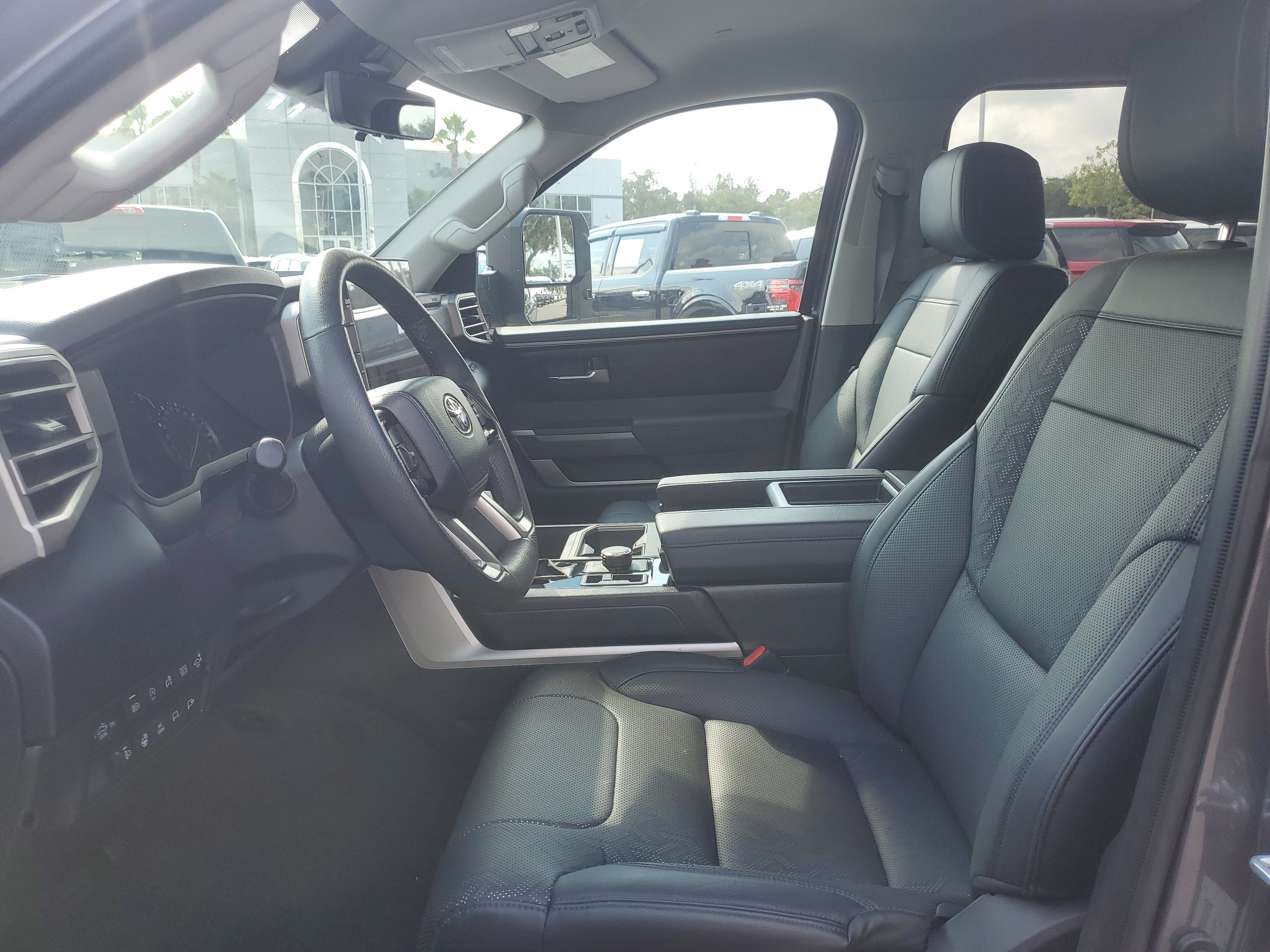 2023 Toyota Tundra 4WD SR5