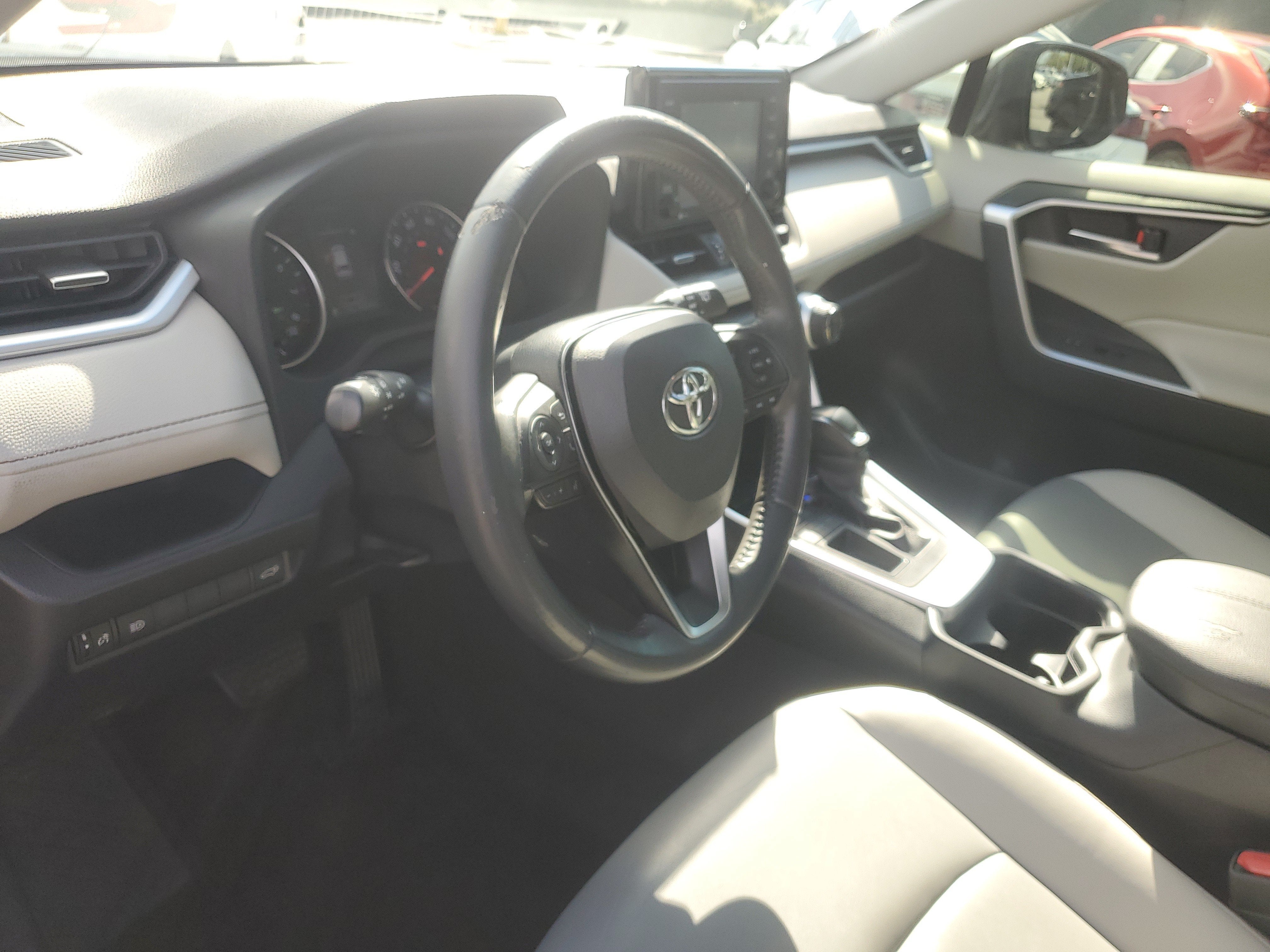 2020 Toyota RAV4 XLE Premium