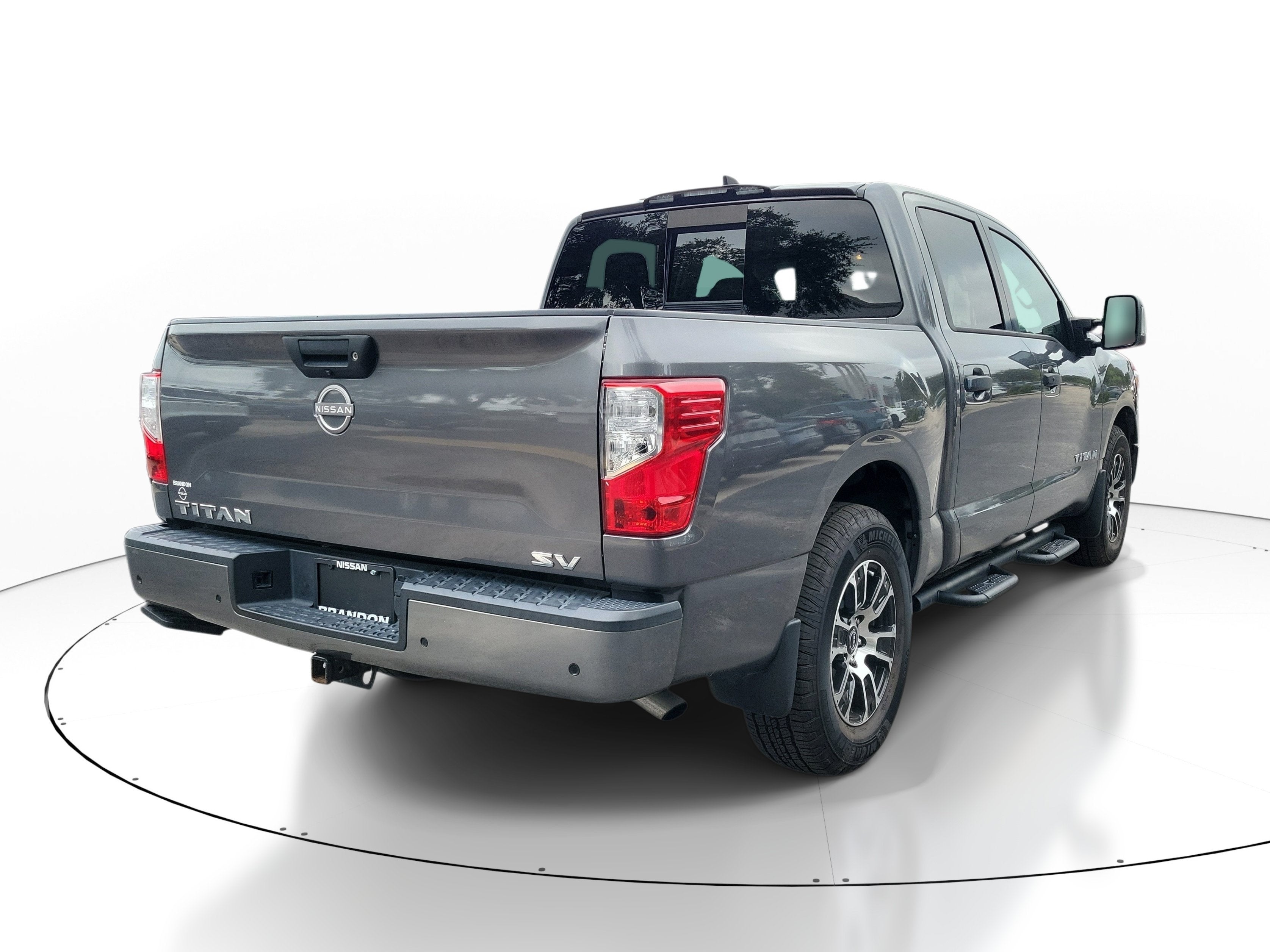 2023 Nissan Titan SV