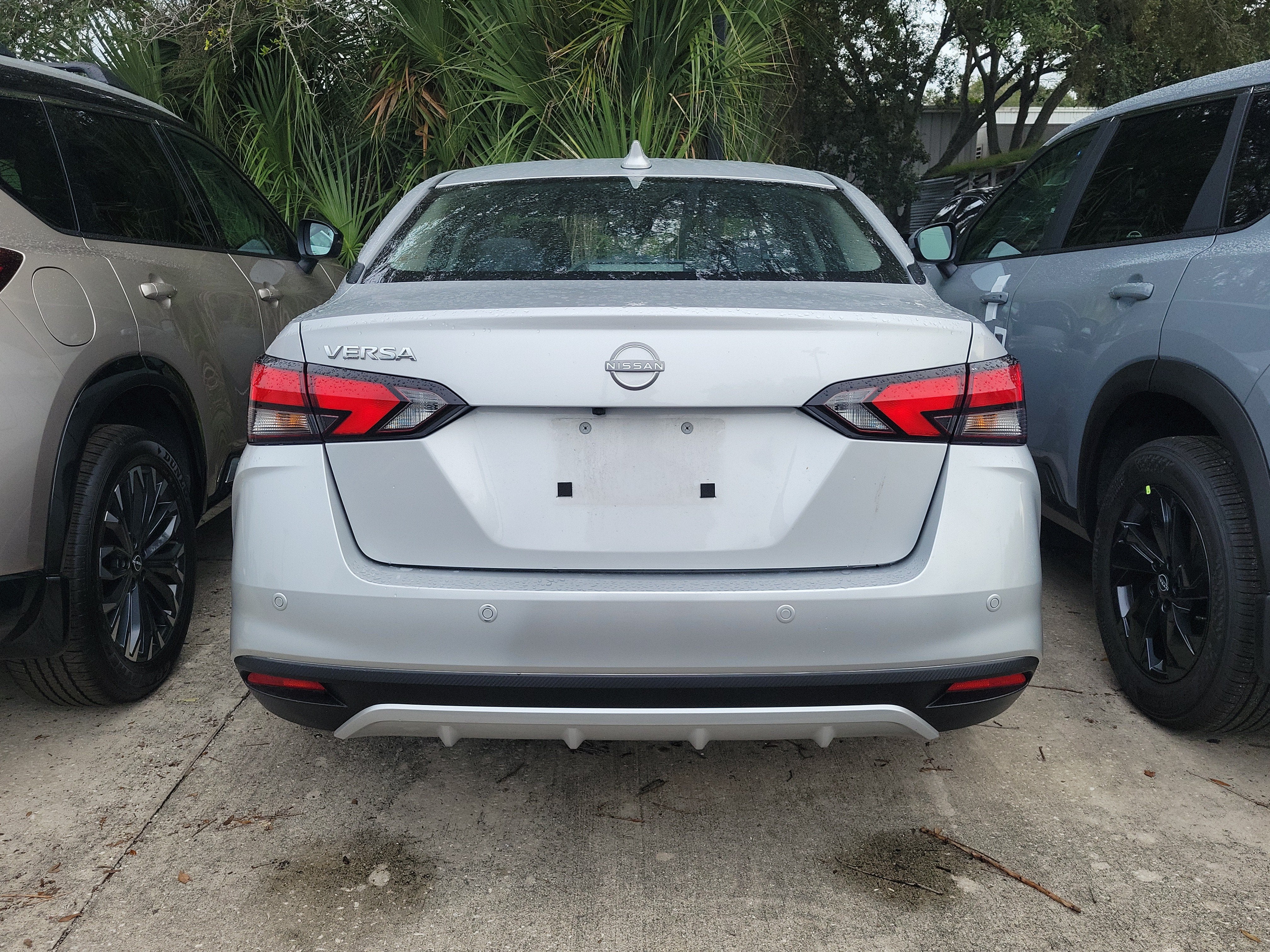 2025 Nissan Versa SV