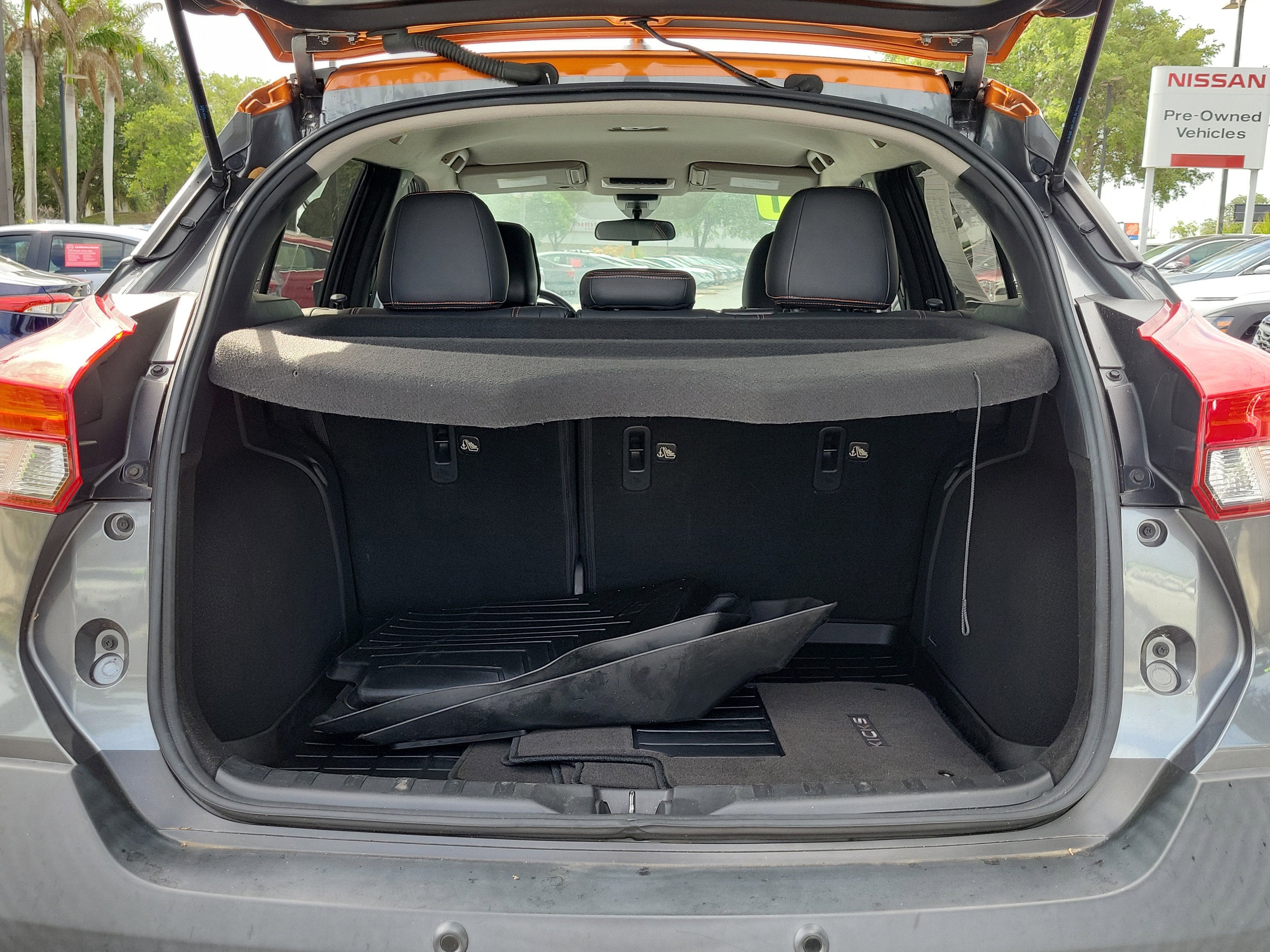 2020 Nissan Kicks SR