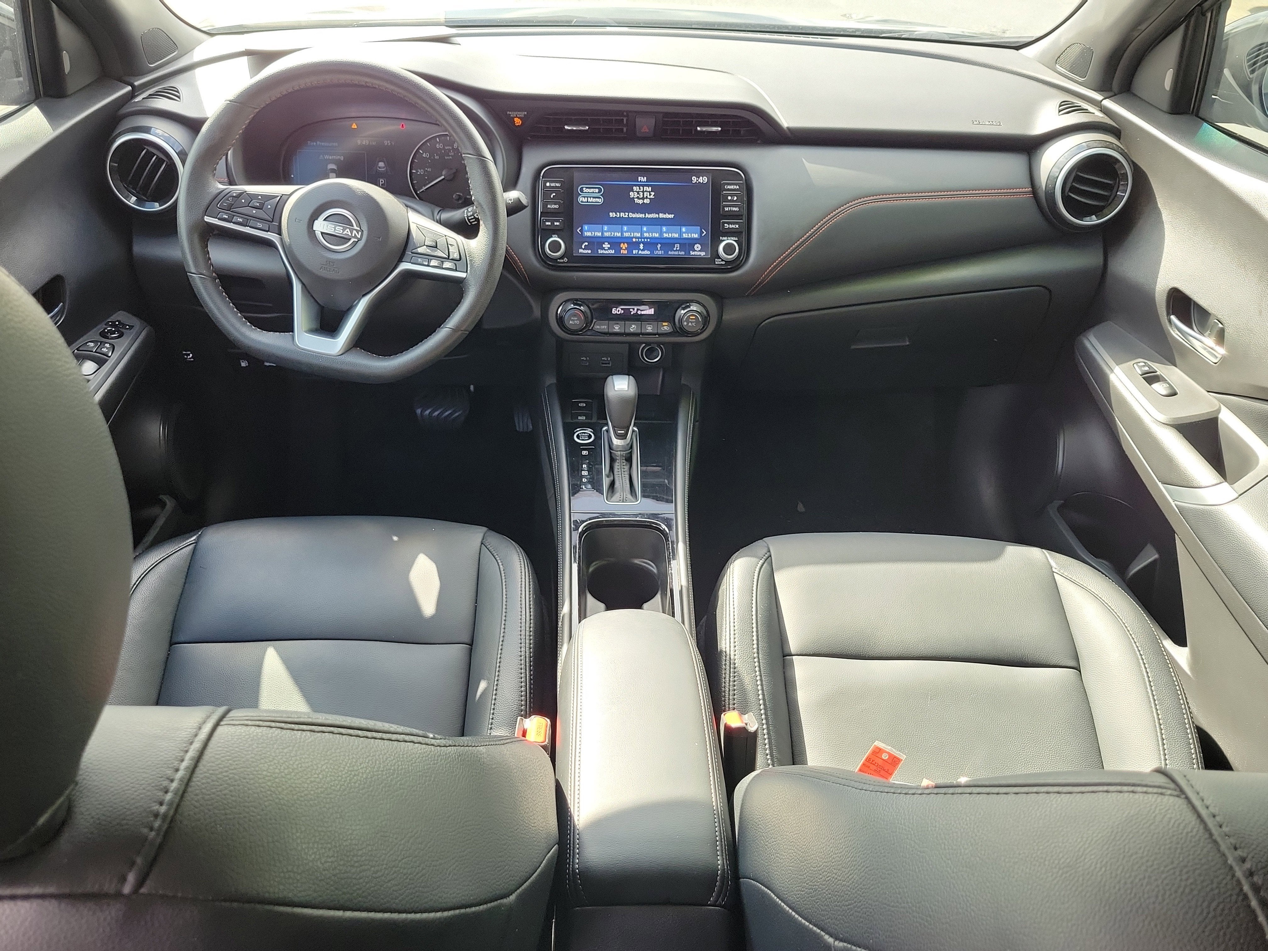 2022 Nissan Kicks SR