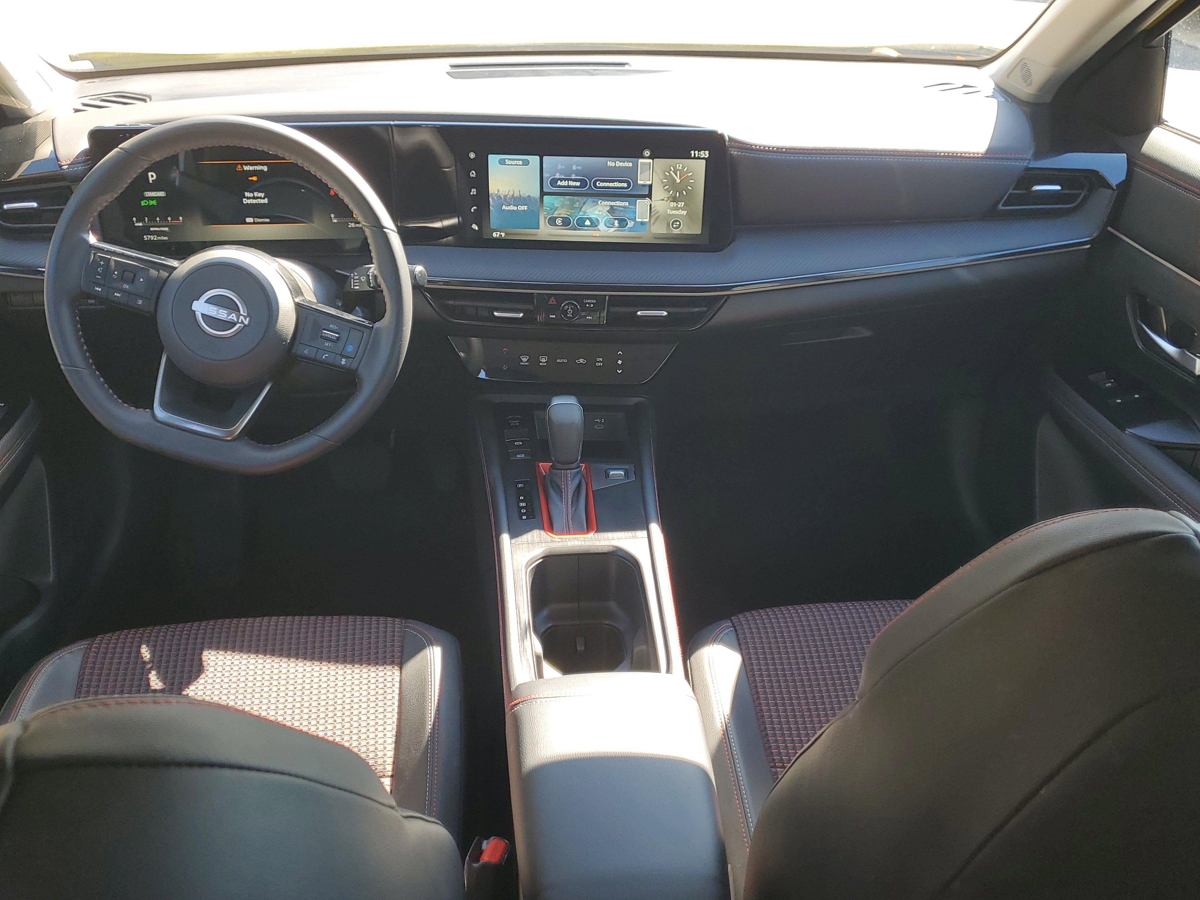 2025 Nissan Kicks SR