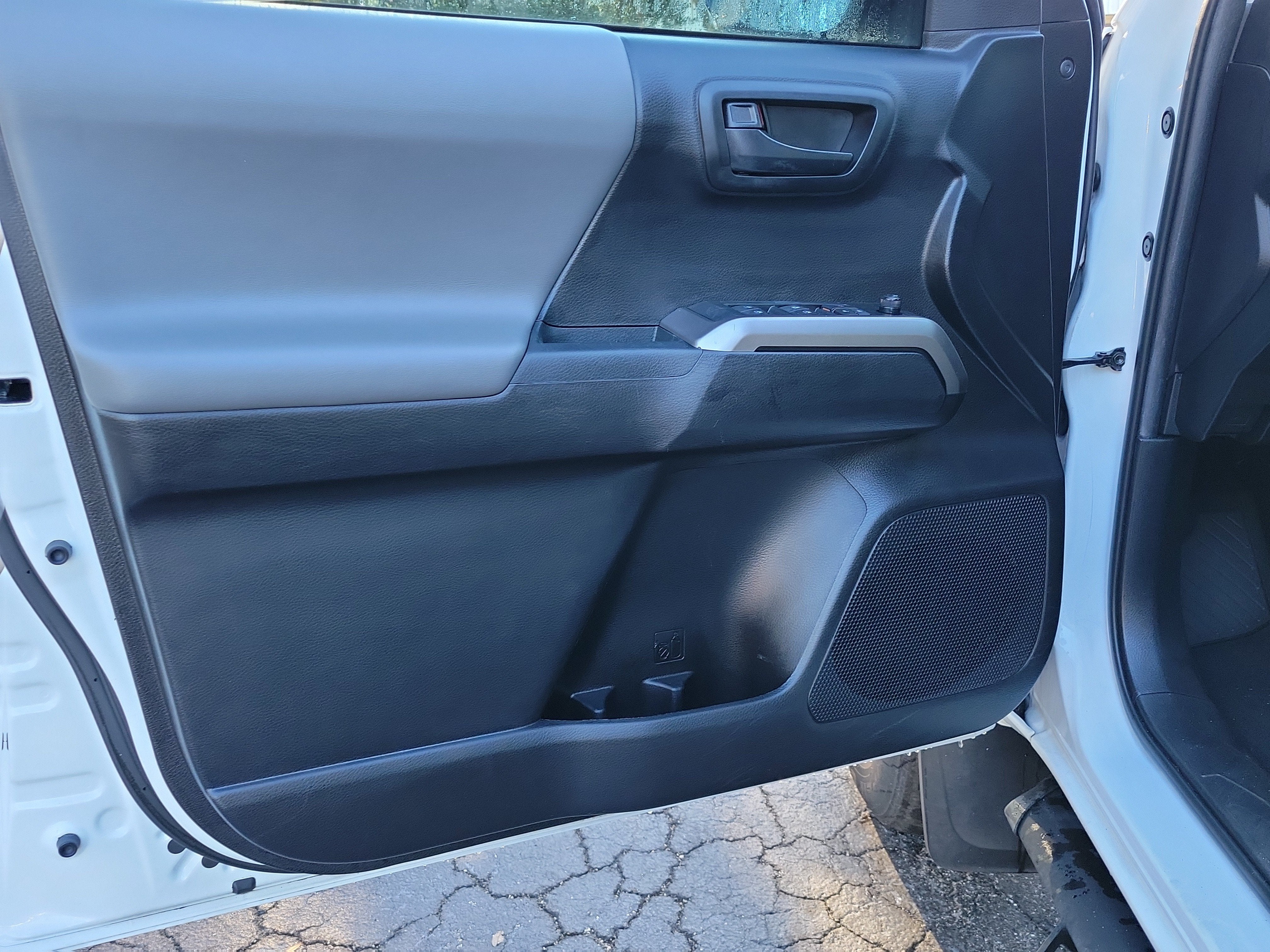 2022 Toyota Tacoma 2WD SR5
