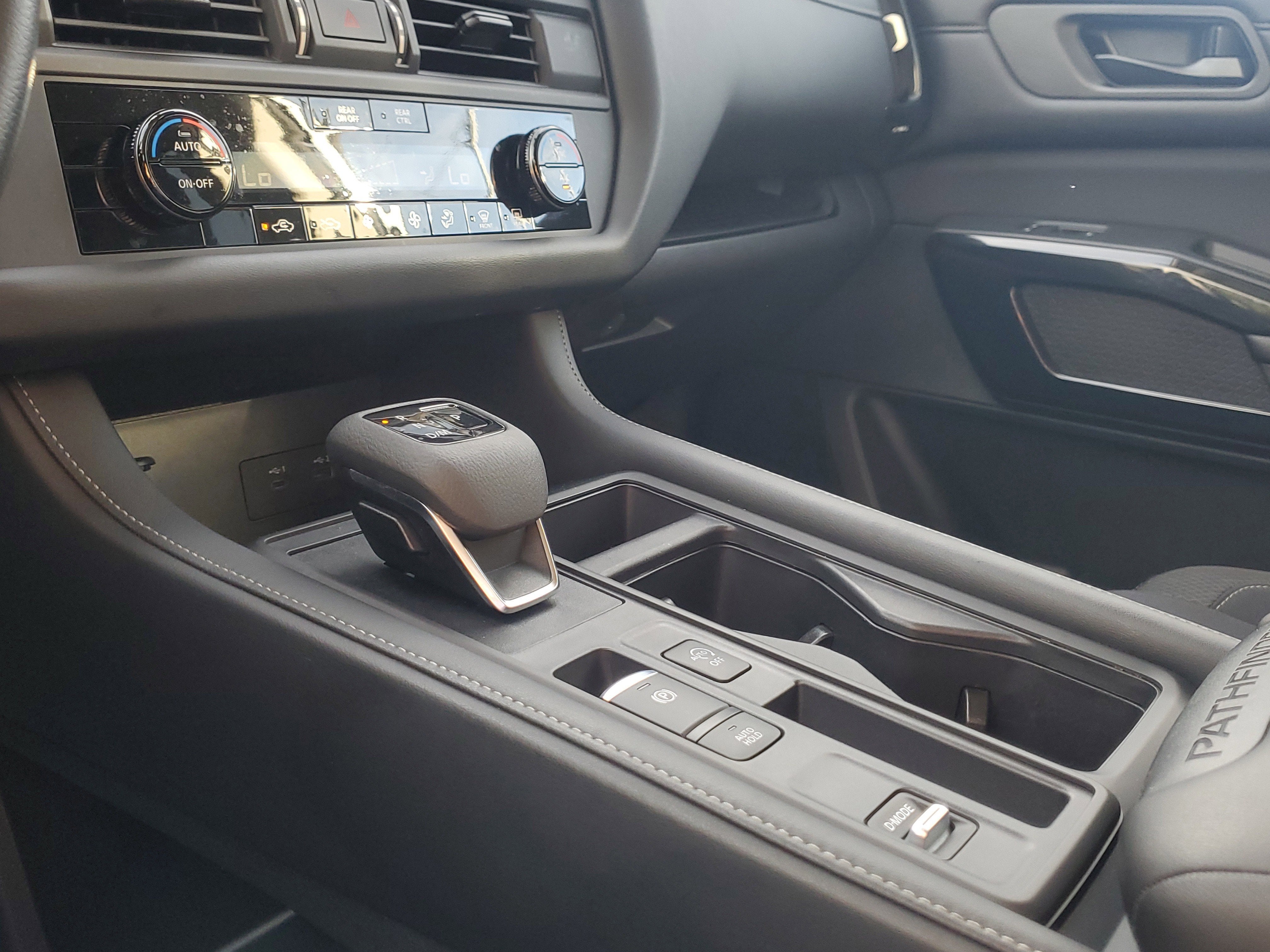 2024 Nissan Pathfinder S