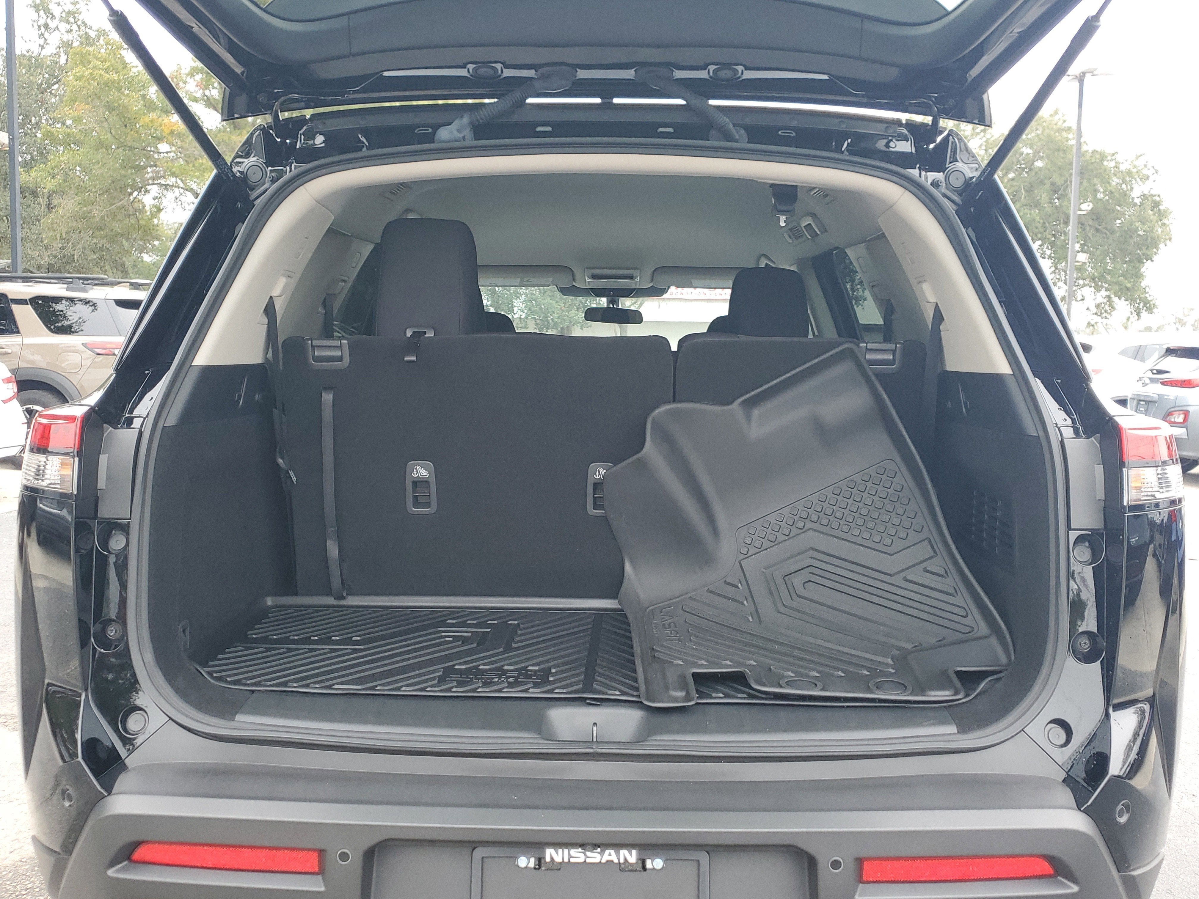 2025 Nissan Pathfinder S