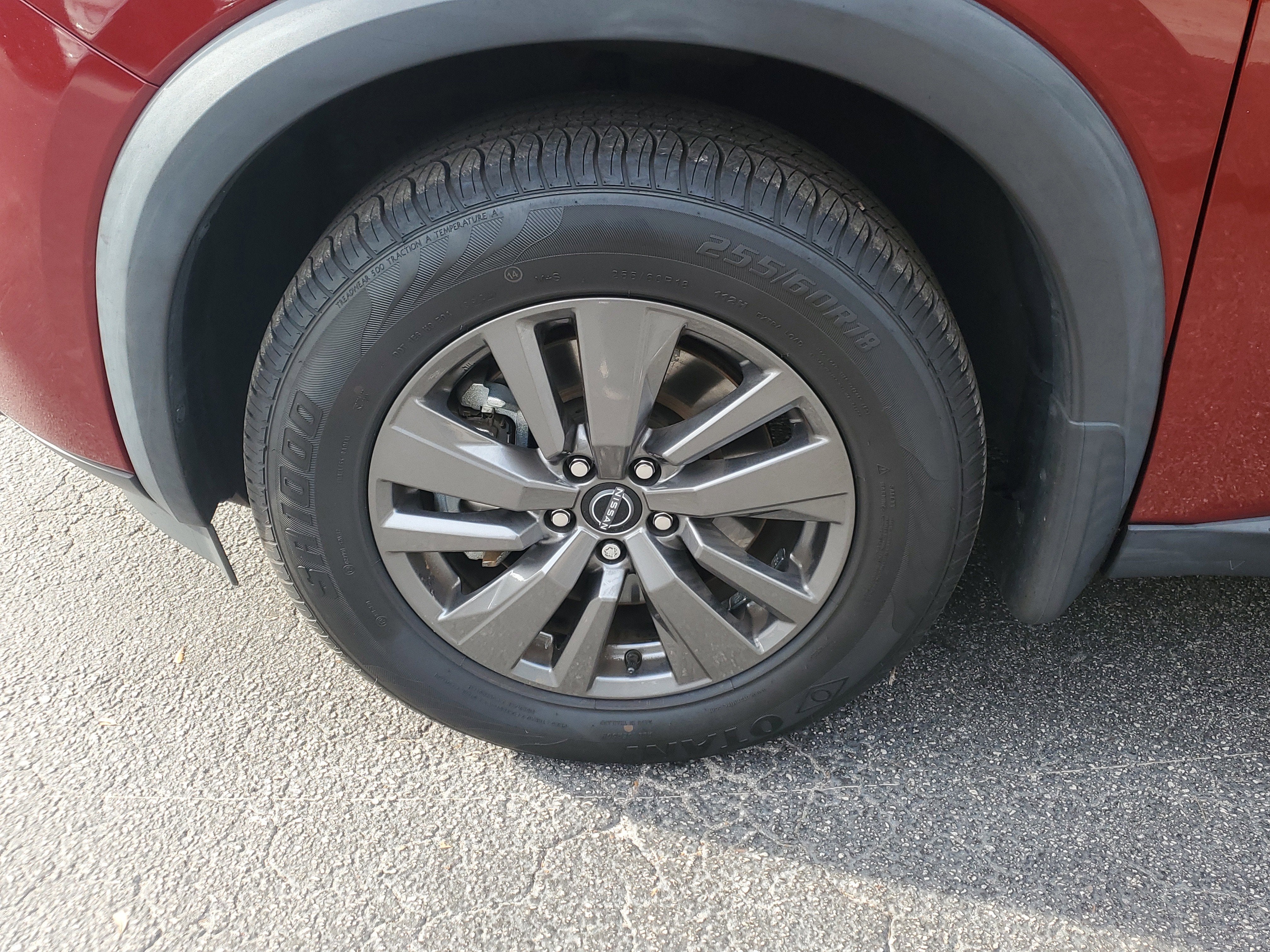 2022 Nissan Pathfinder SV