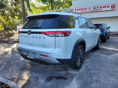 2025 Nissan Pathfinder SL