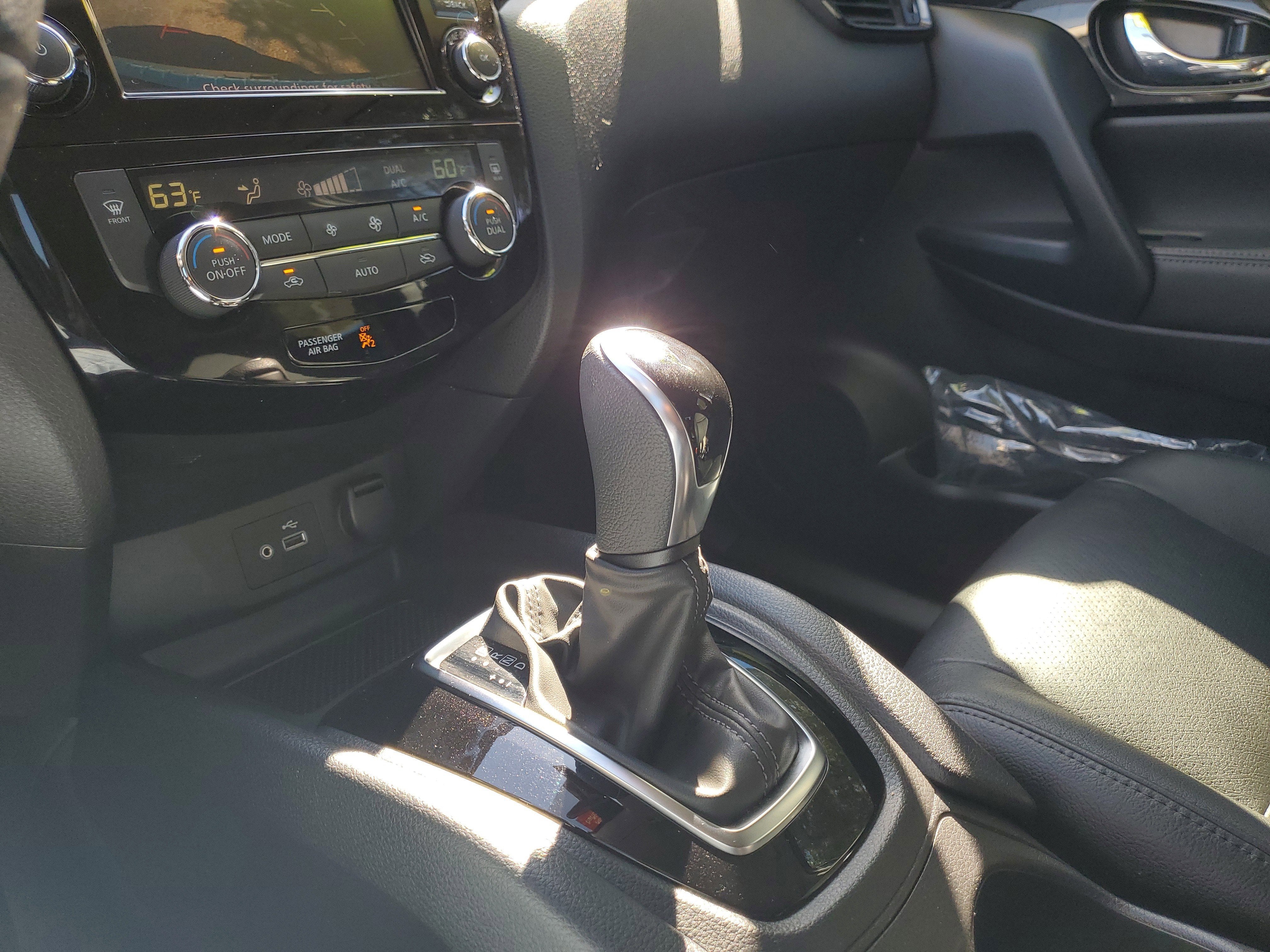 2022 Nissan Rogue Sport SV