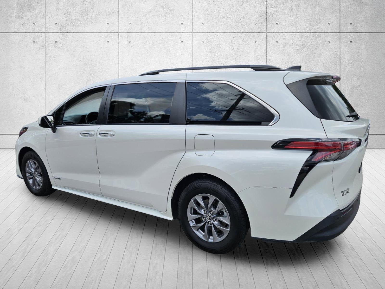 2021 Toyota Sienna XLE