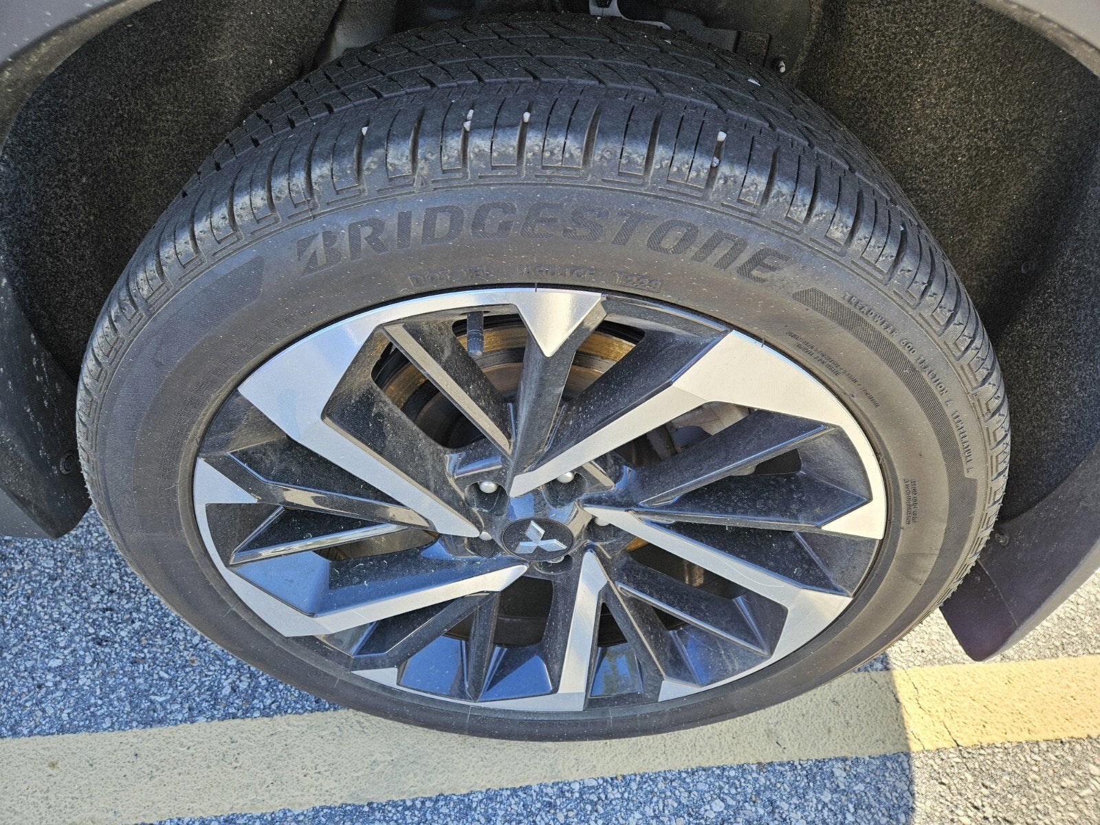 2023 Mitsubishi Outlander SE