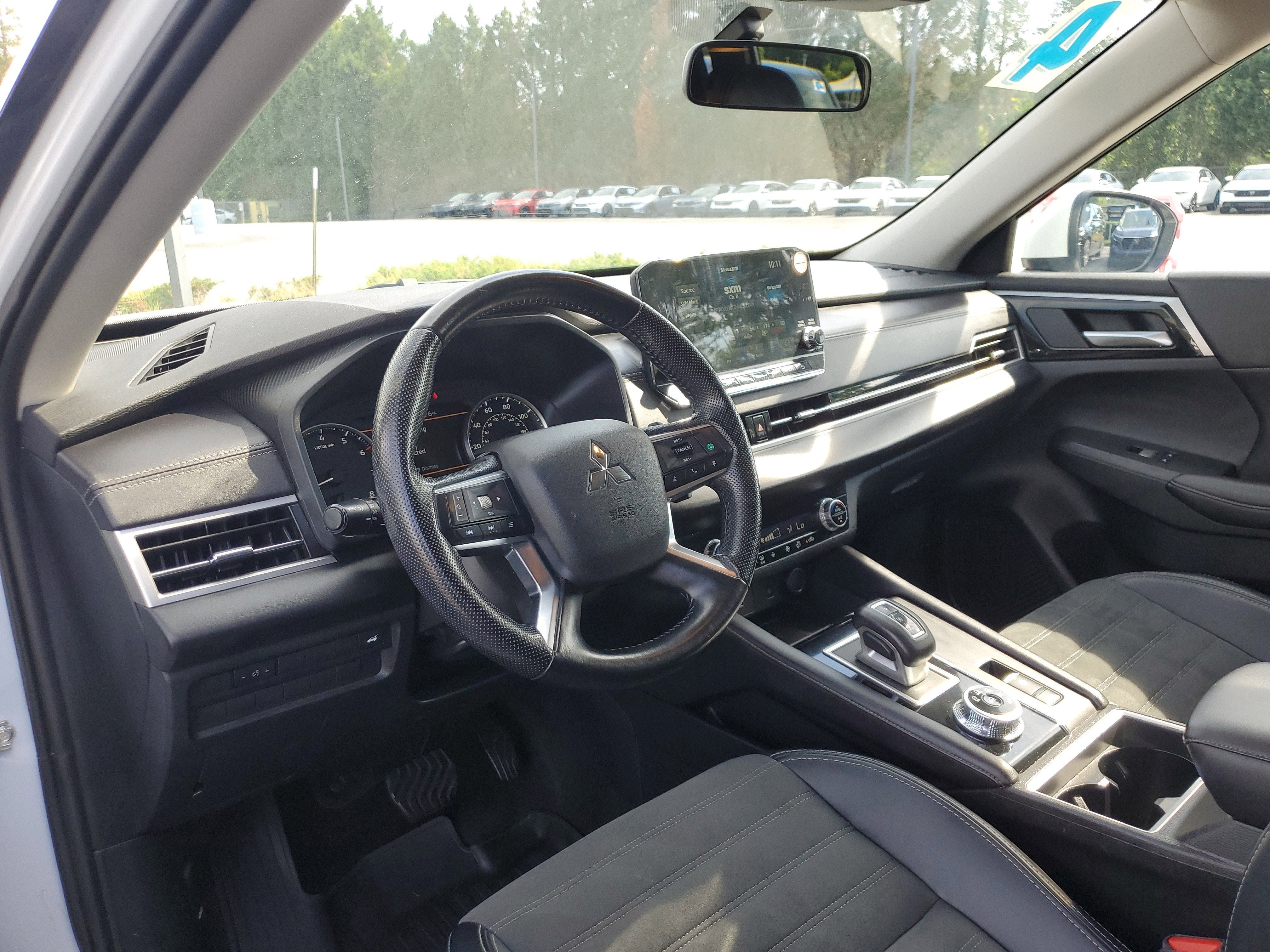 2024 Mitsubishi Outlander SE