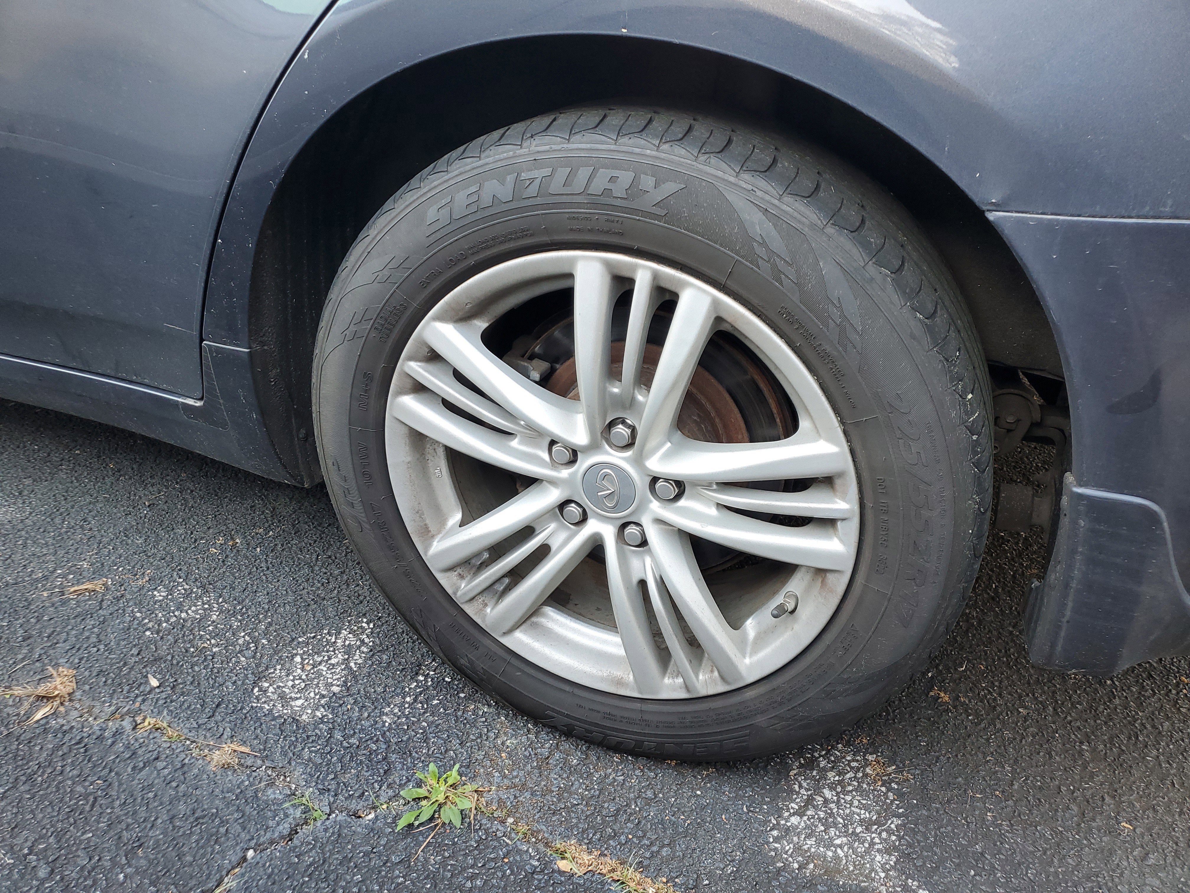 2011 INFINITI G25 Sedan x