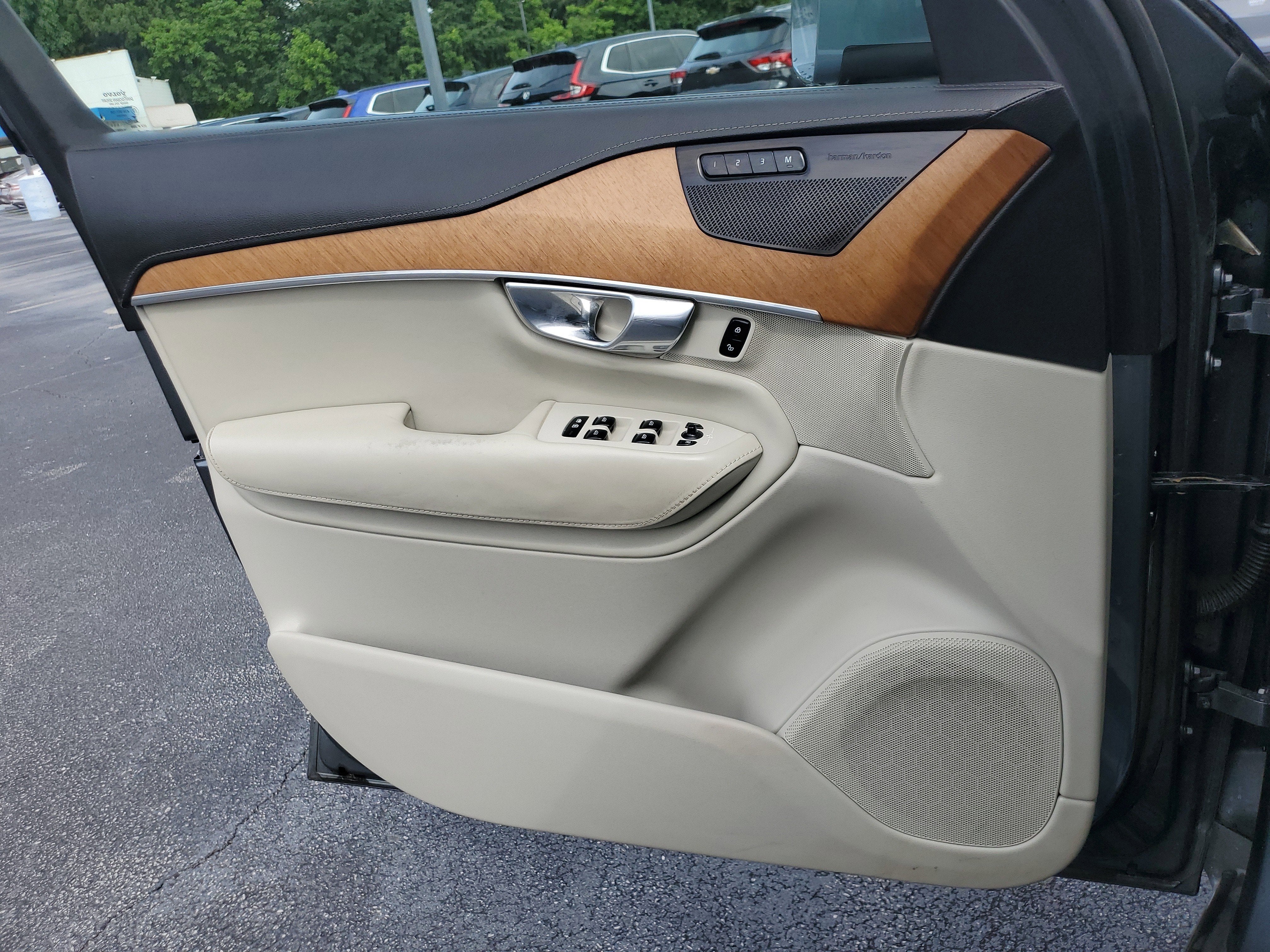 2019 Volvo XC90 Inscription