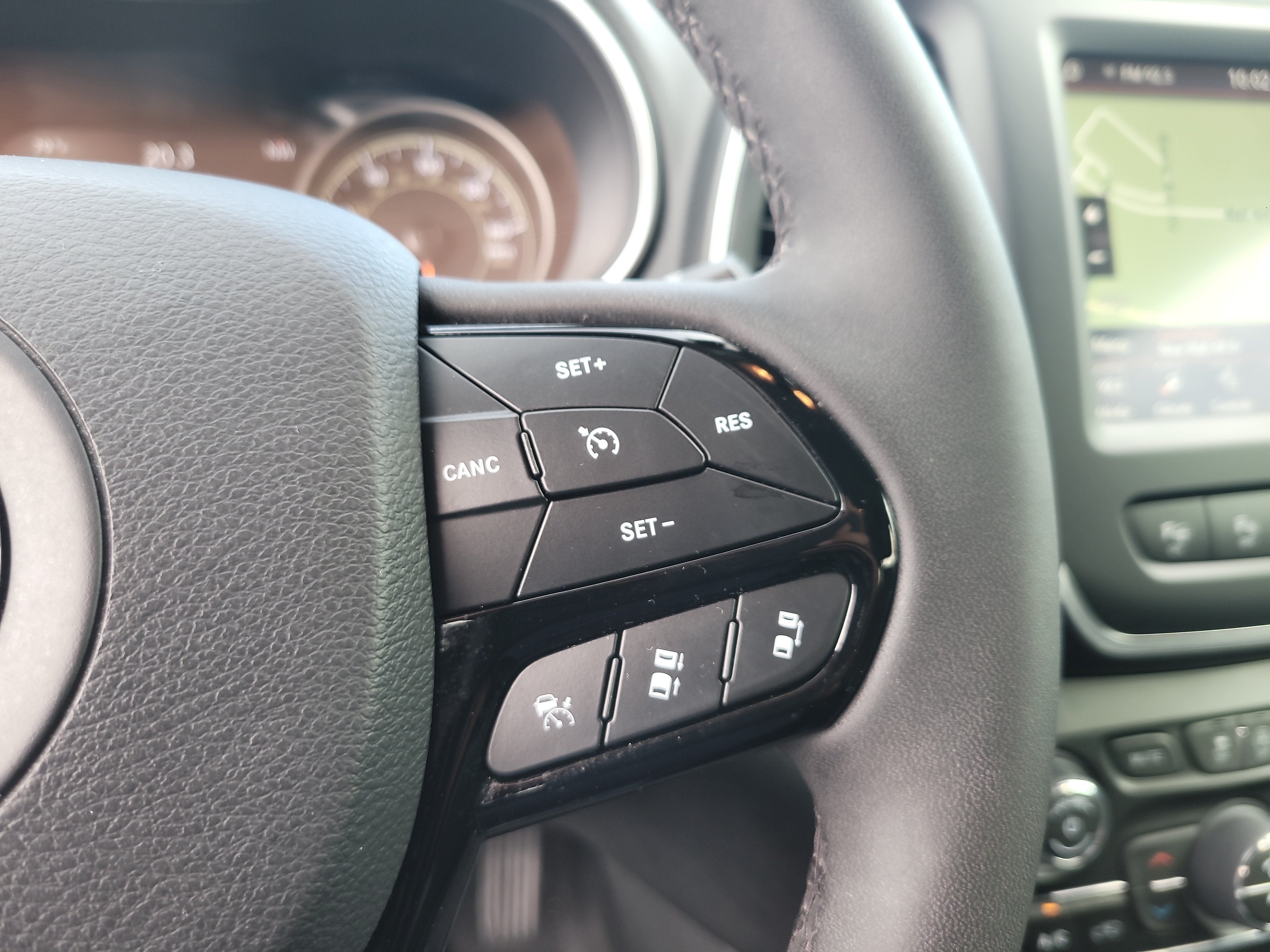 2023 Jeep Cherokee Altitude Lux