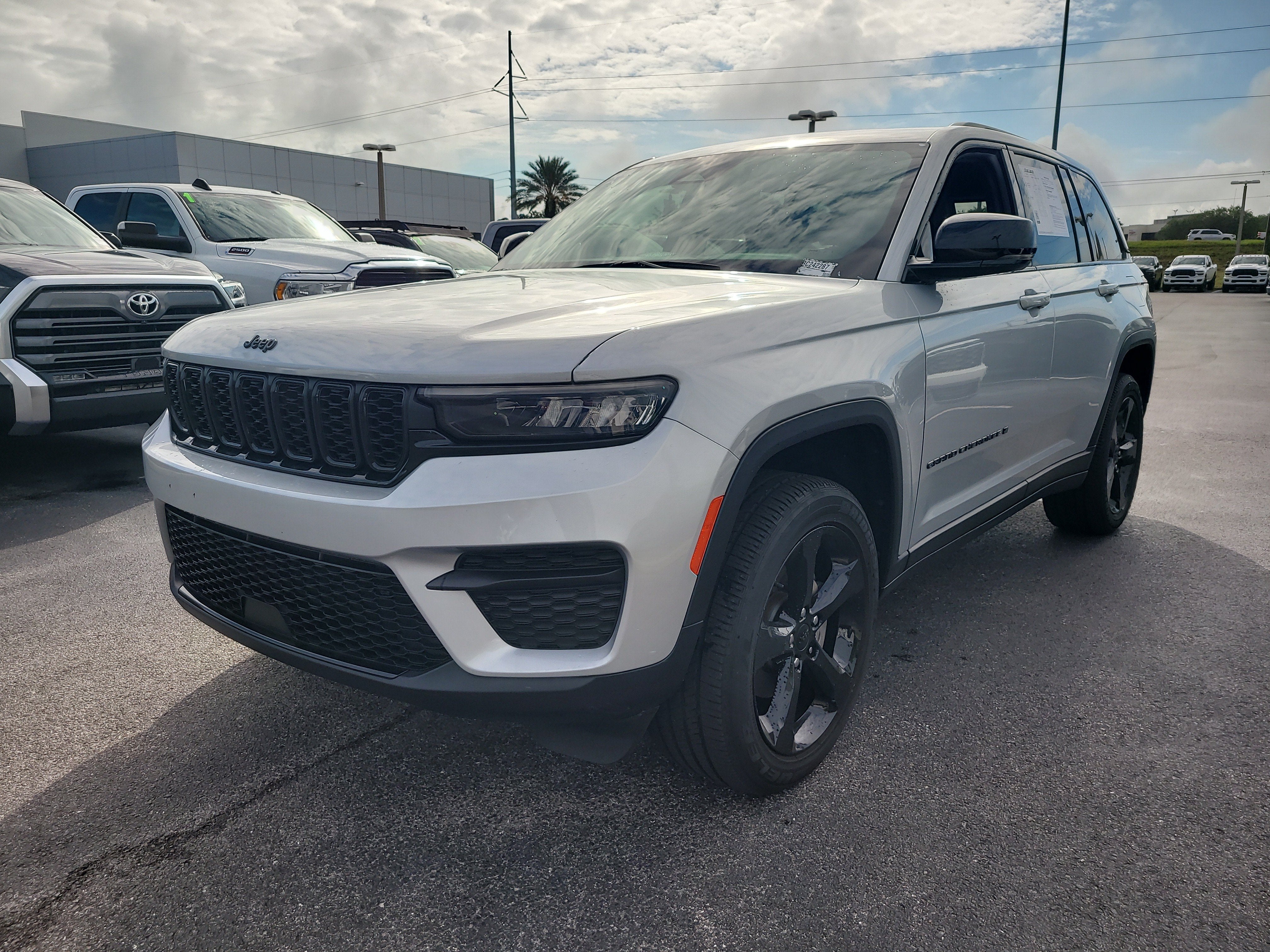 2024 Jeep Grand Cherokee Altitude X