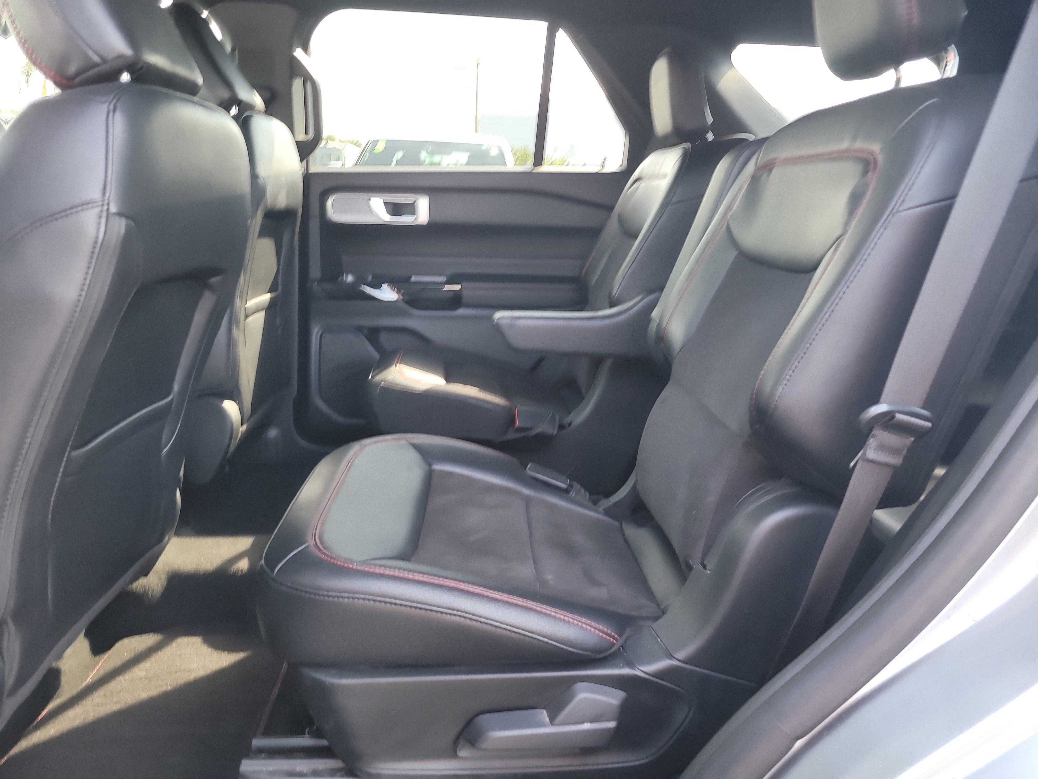 2024 Ford Explorer ST-Line