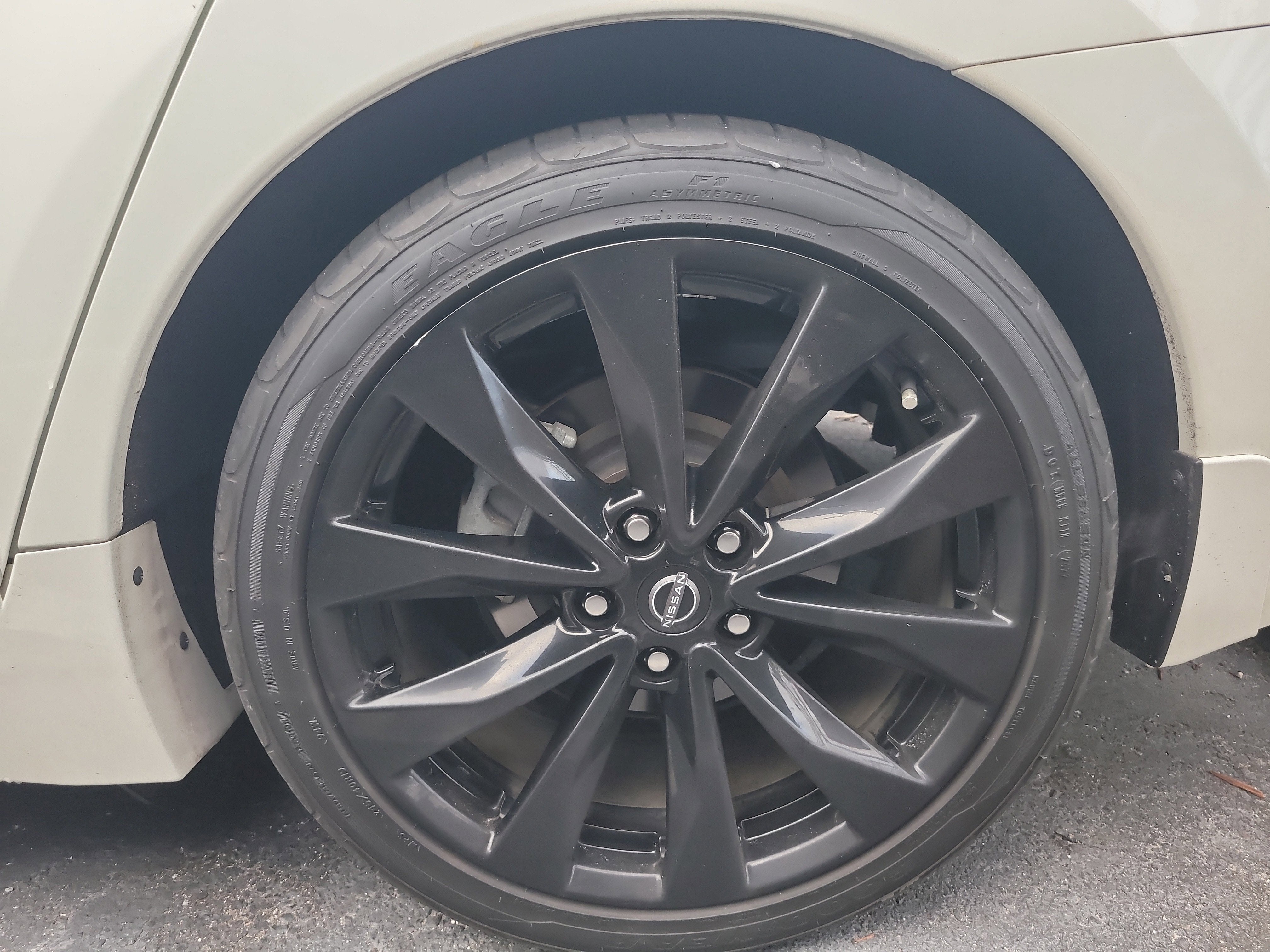 2023 Nissan Maxima SR