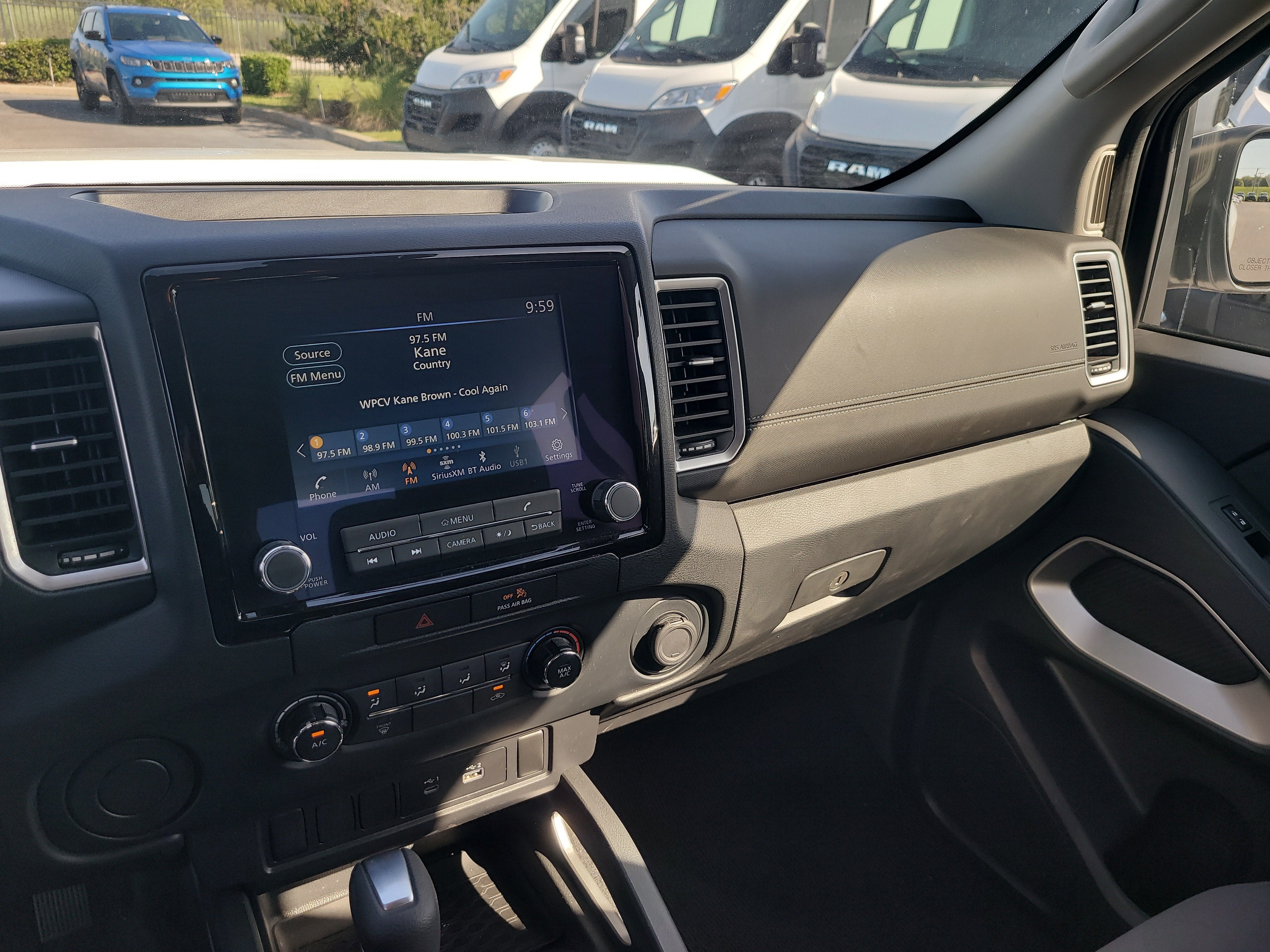 2022 Nissan Frontier SV