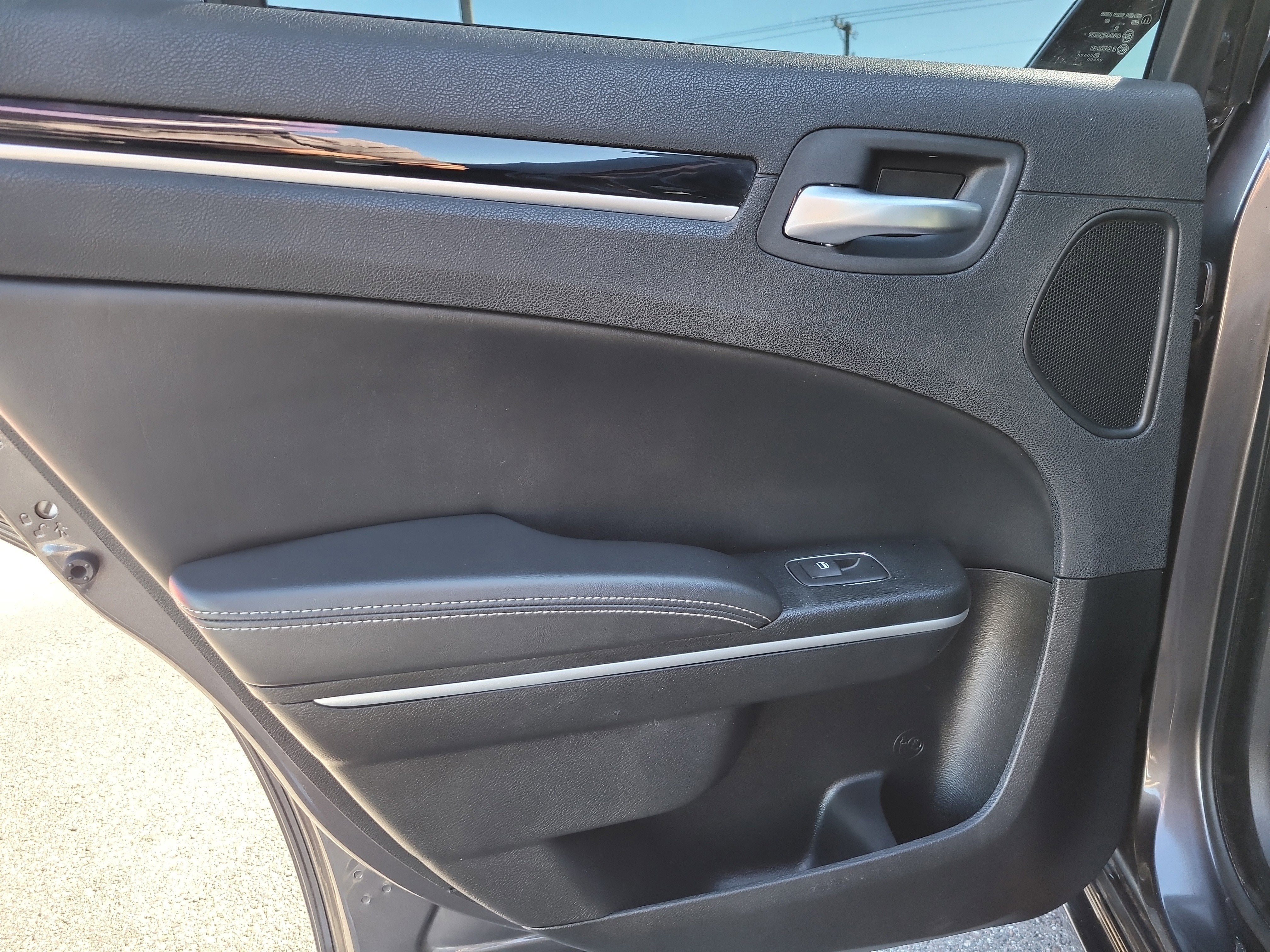 2023 Chrysler 300 300S