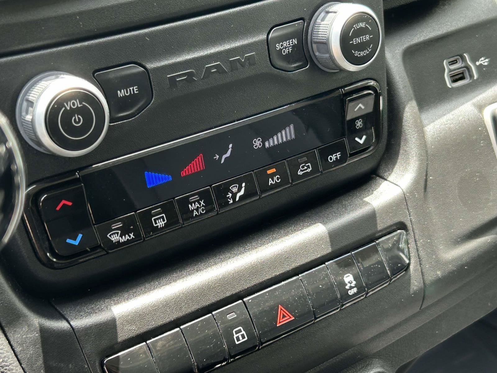 2024 RAM ProMaster Cargo Van Tradesman