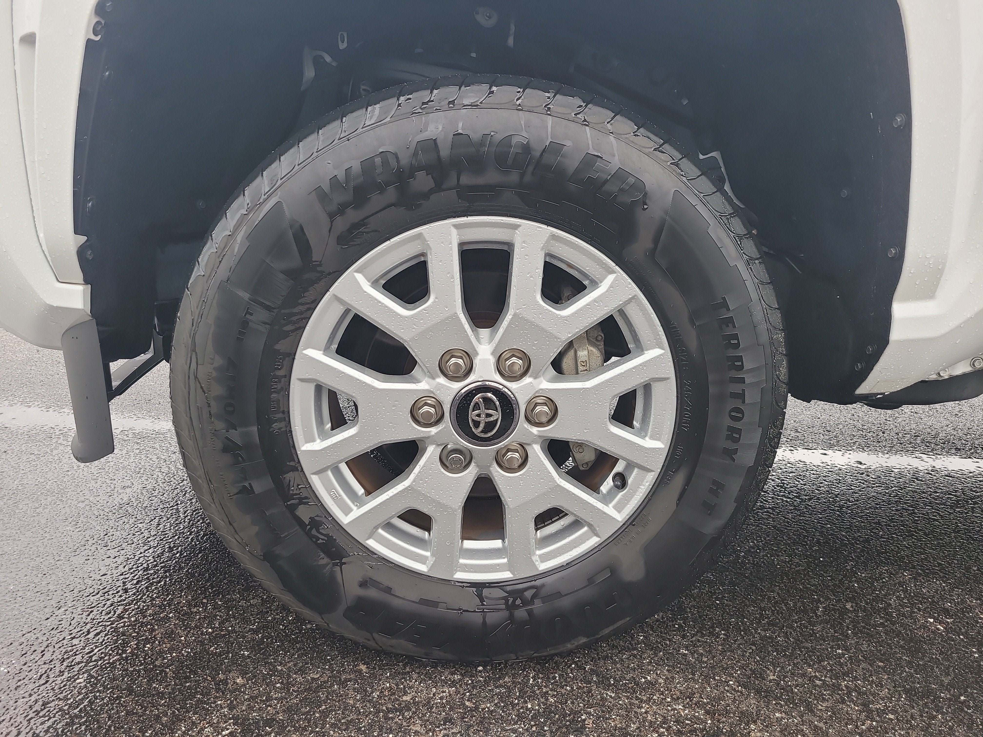 2025 Toyota Tacoma 2WD SR5