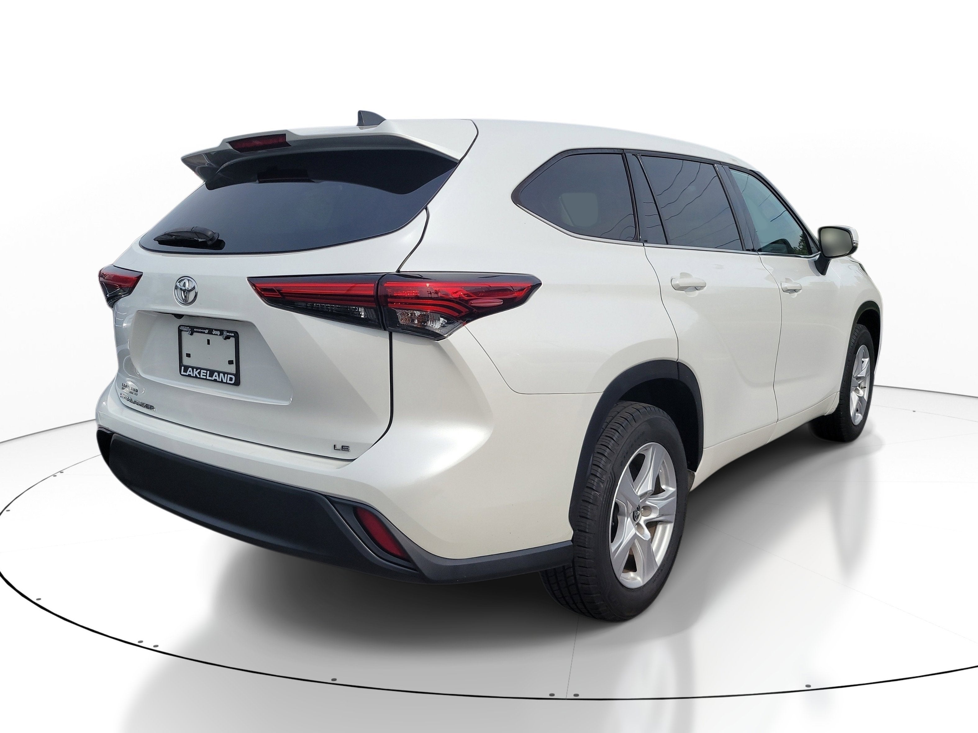 2022 Toyota Highlander LE