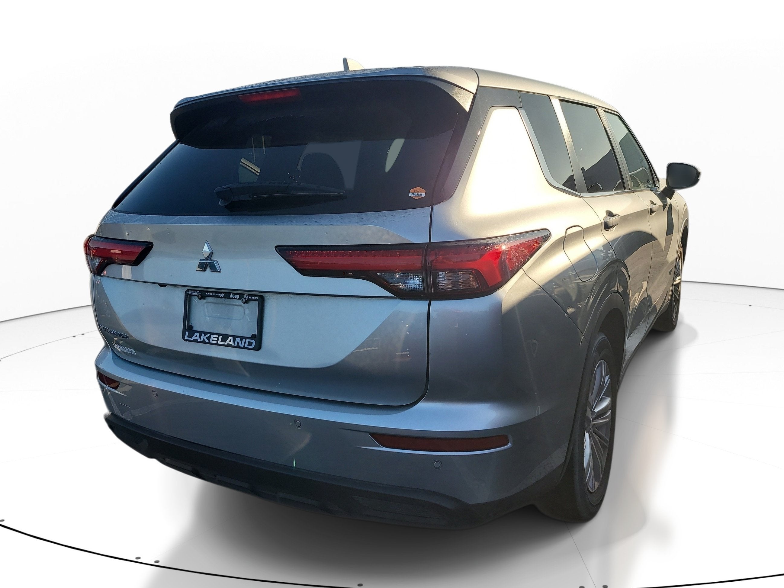 2024 Mitsubishi Outlander ES