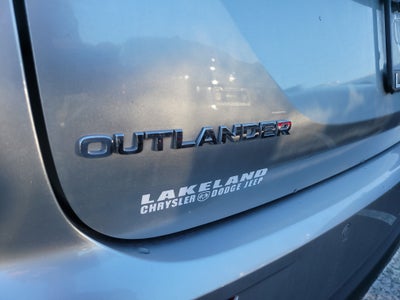2024 Mitsubishi Outlander ES