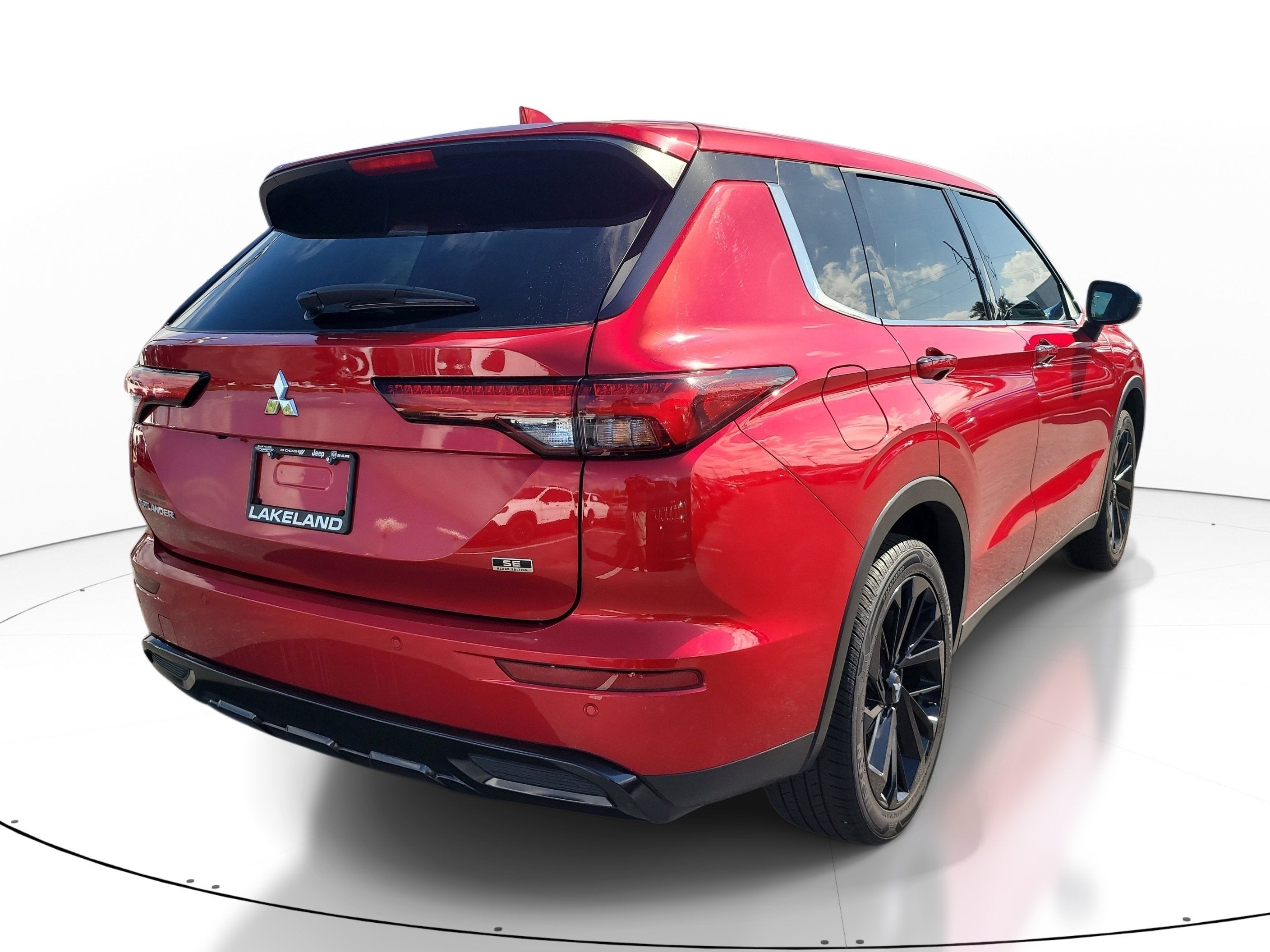 2024 Mitsubishi Outlander SE