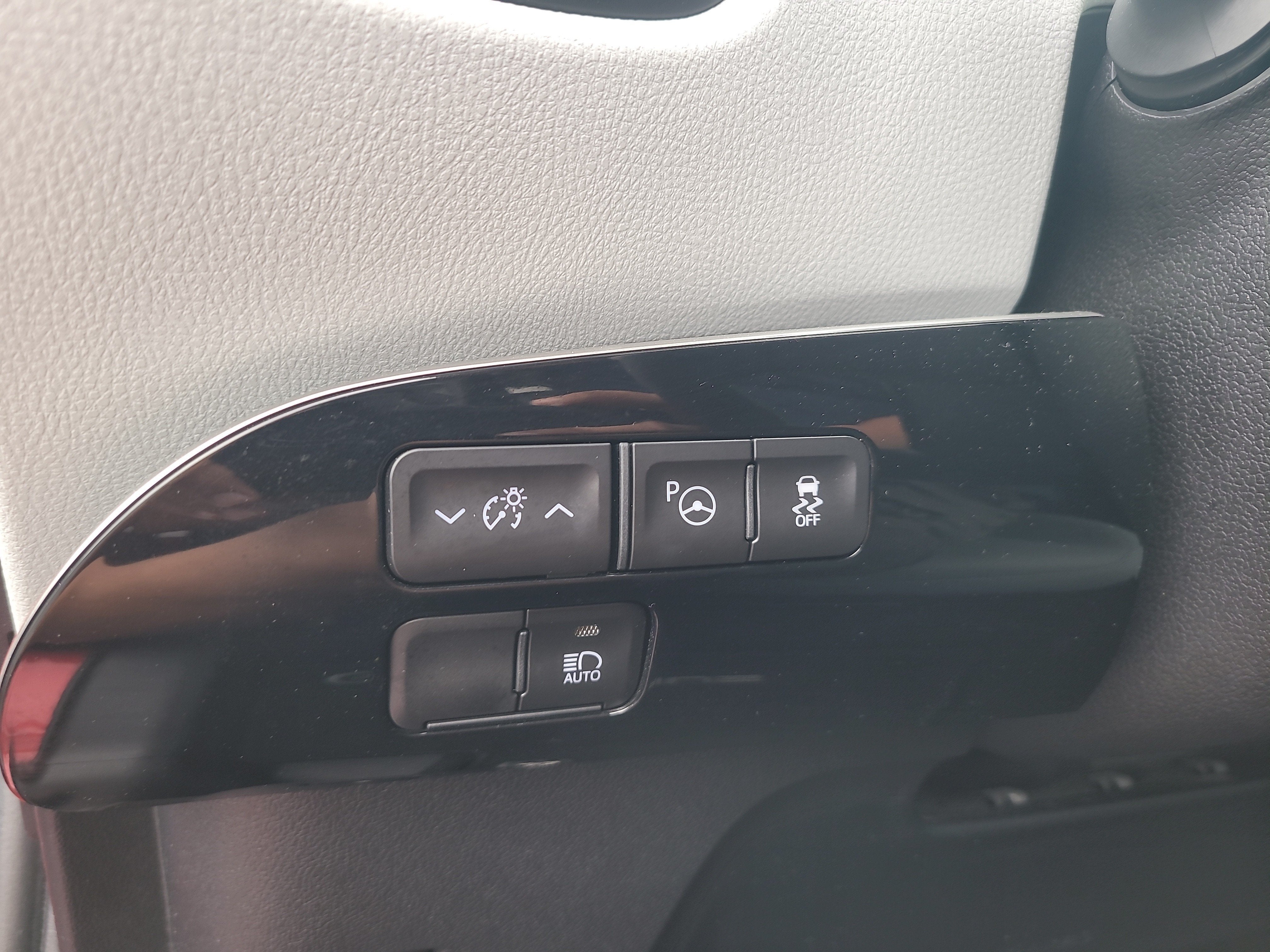 2022 Toyota Prius L Eco