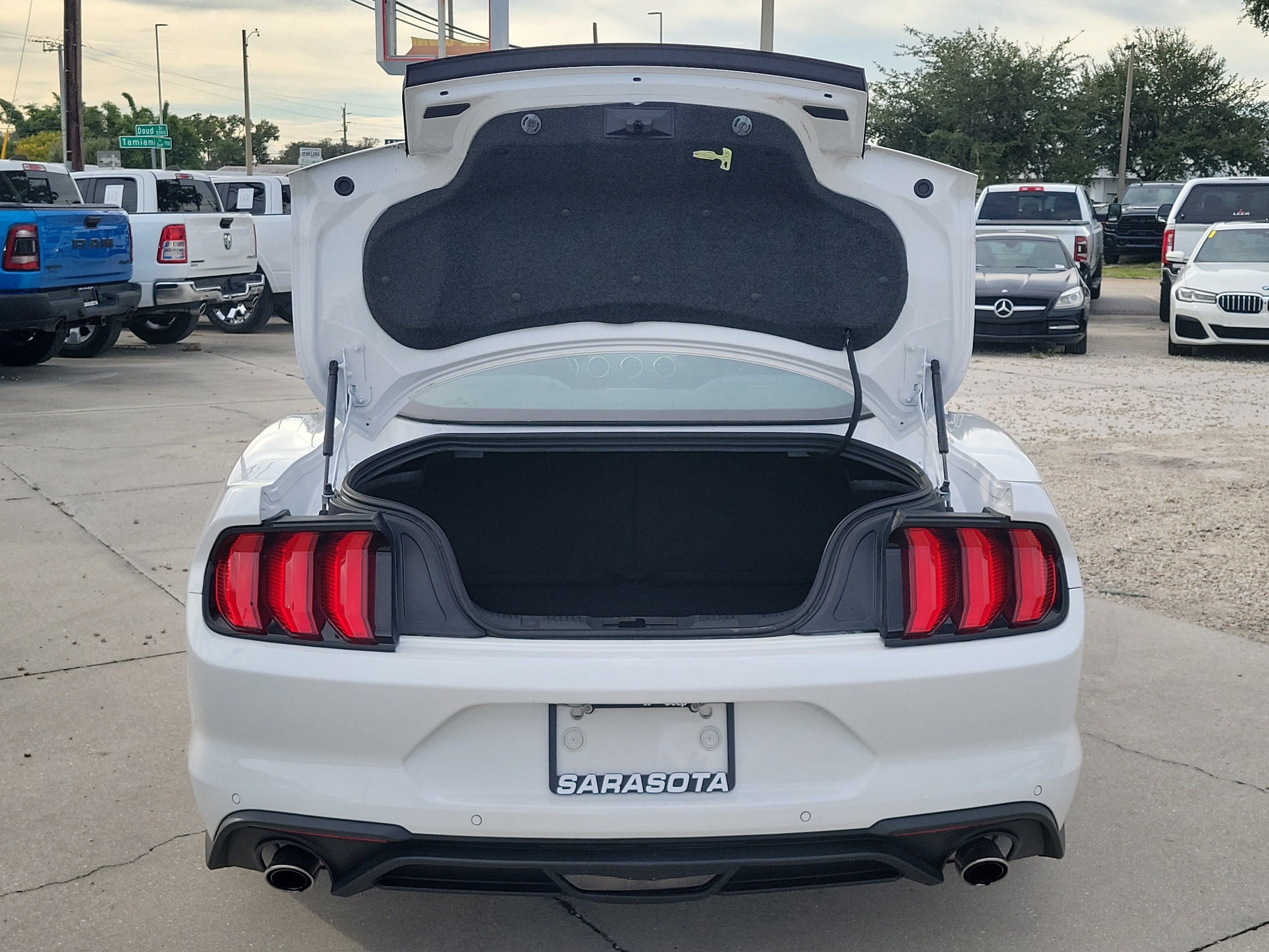 2022 Ford Mustang EcoBoost