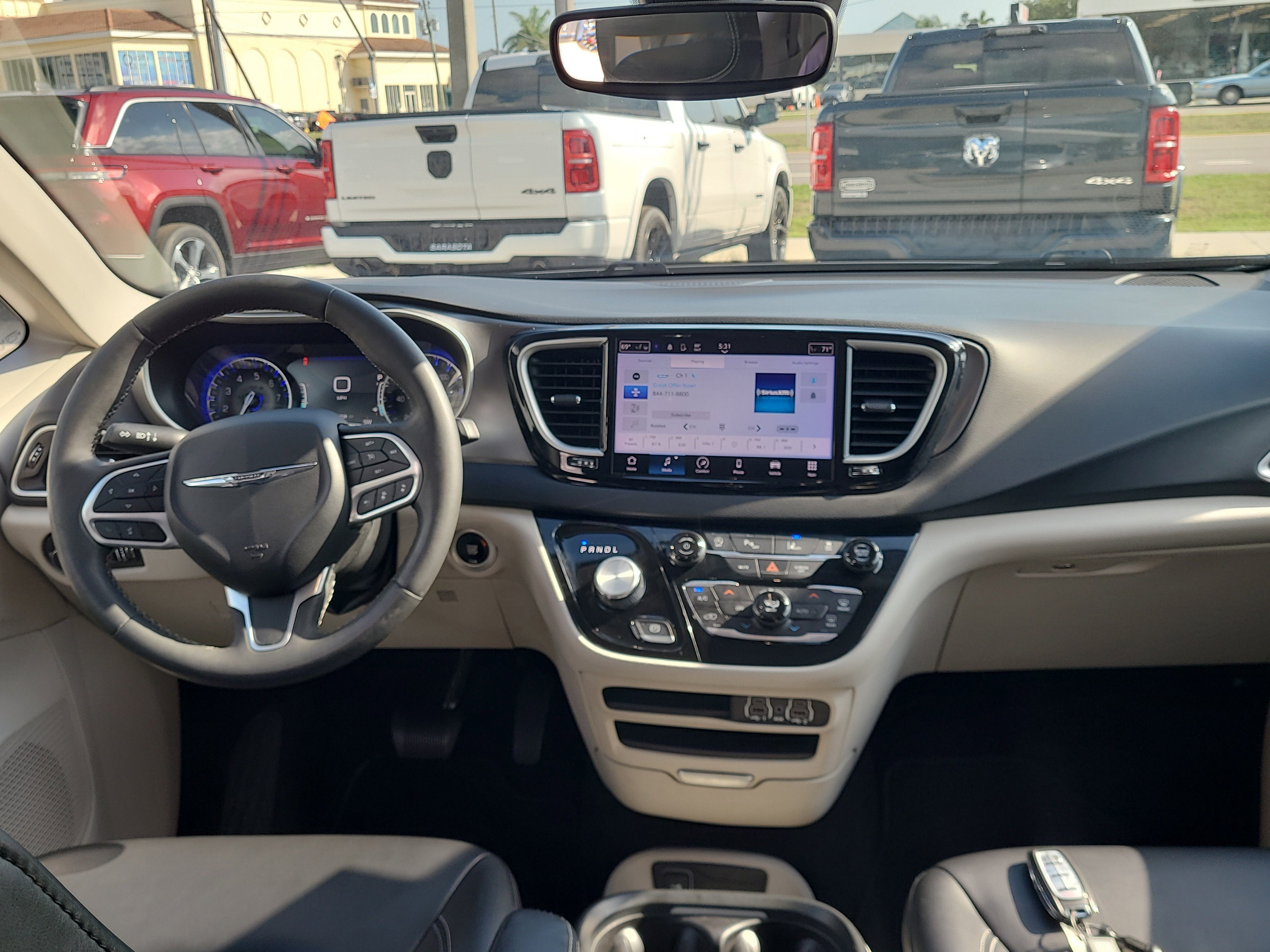 2023 Chrysler Pacifica Touring L