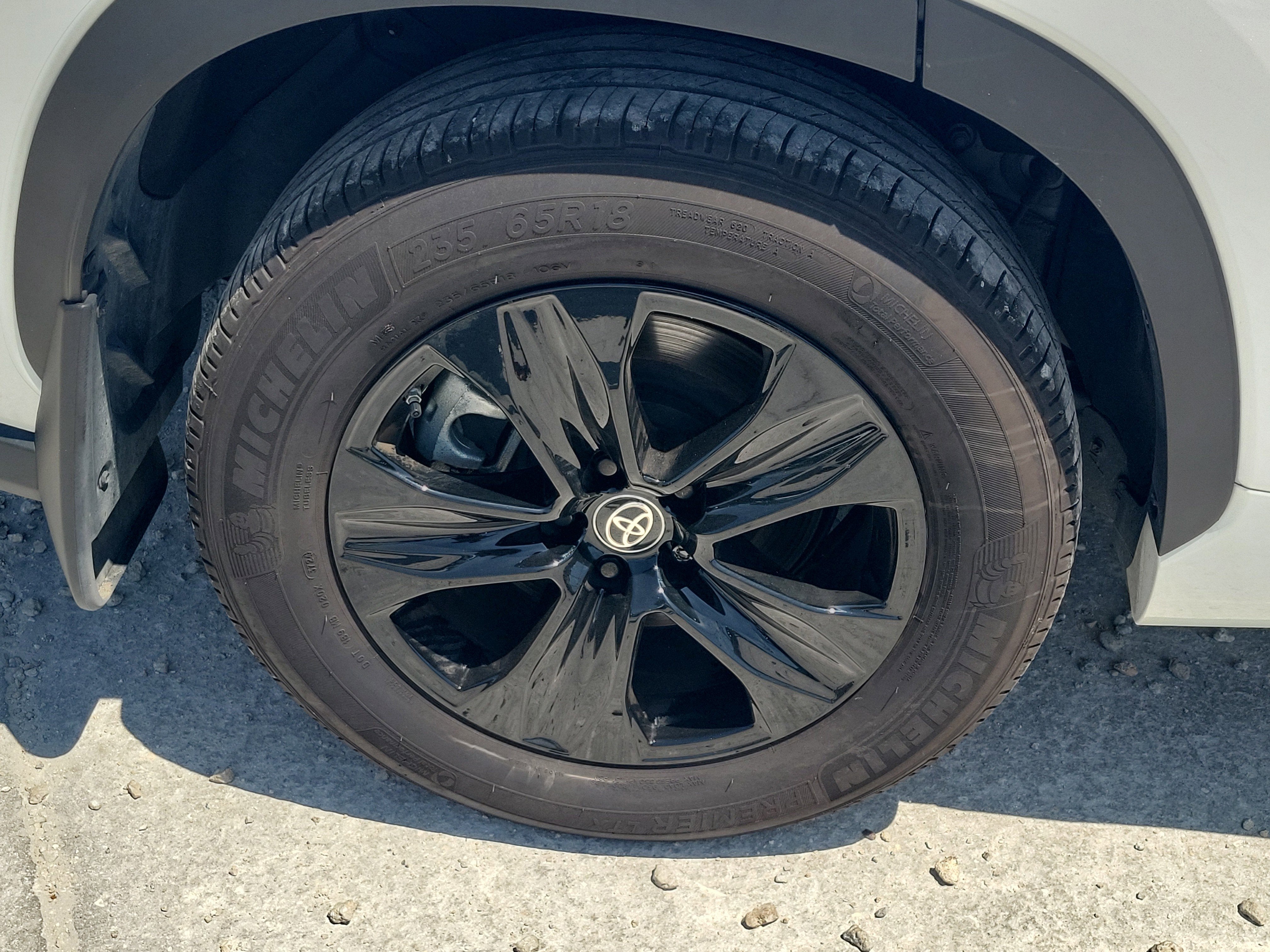 2025 Toyota Highlander Hybrid XLE