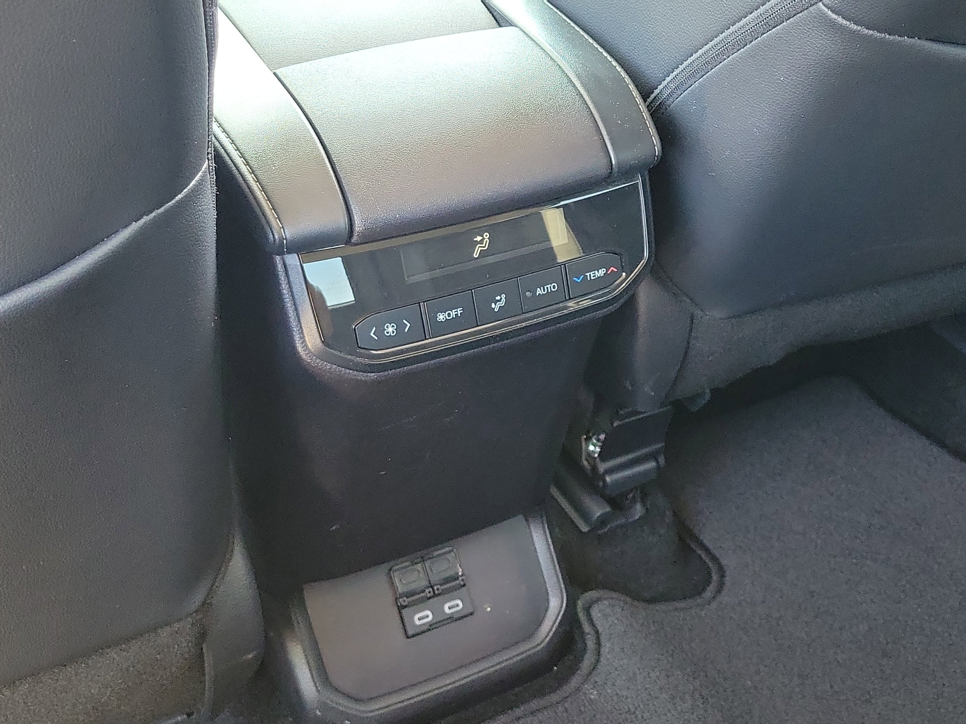 2025 Toyota Highlander Hybrid XLE