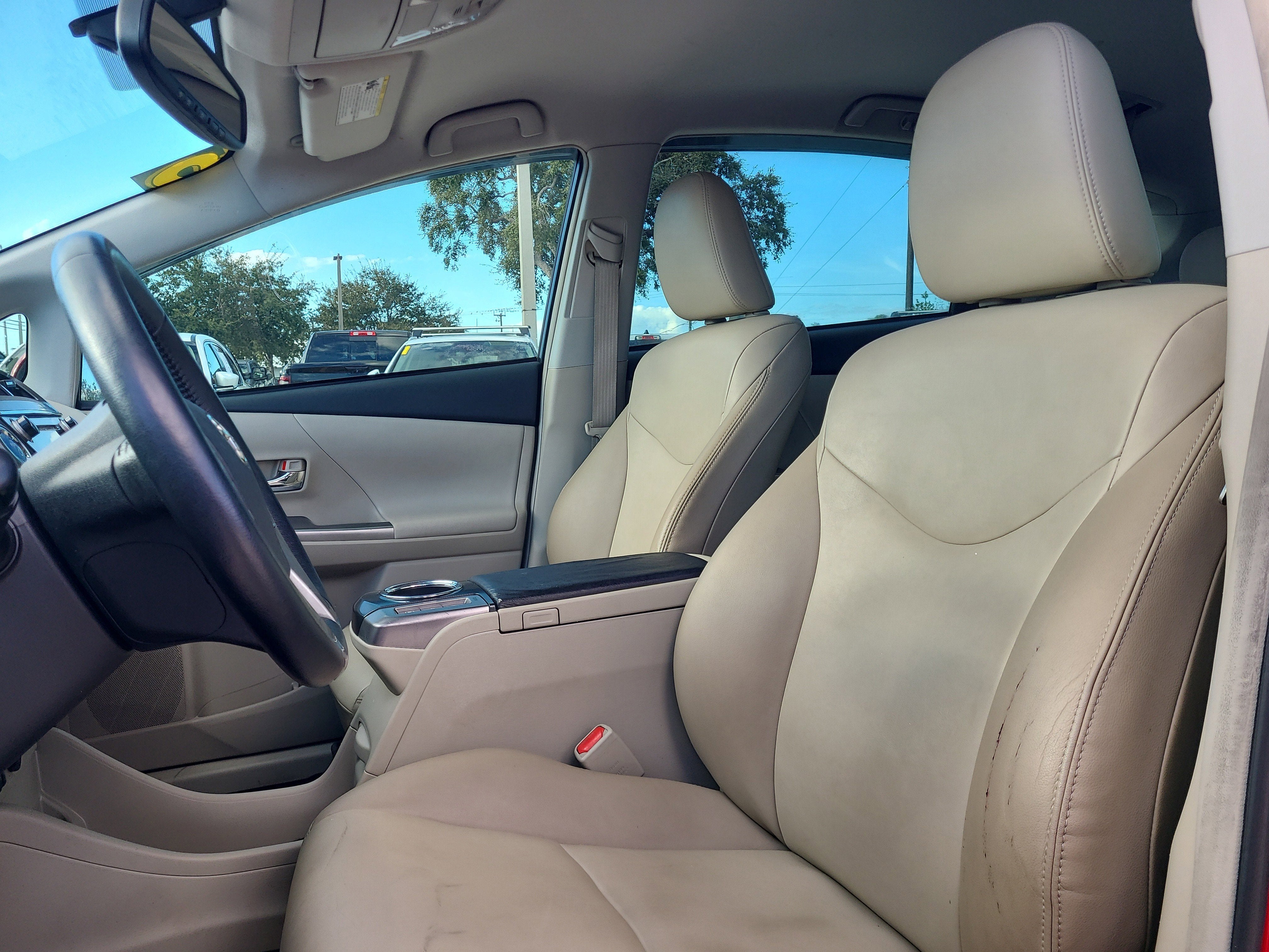 2015 Toyota Prius v Four