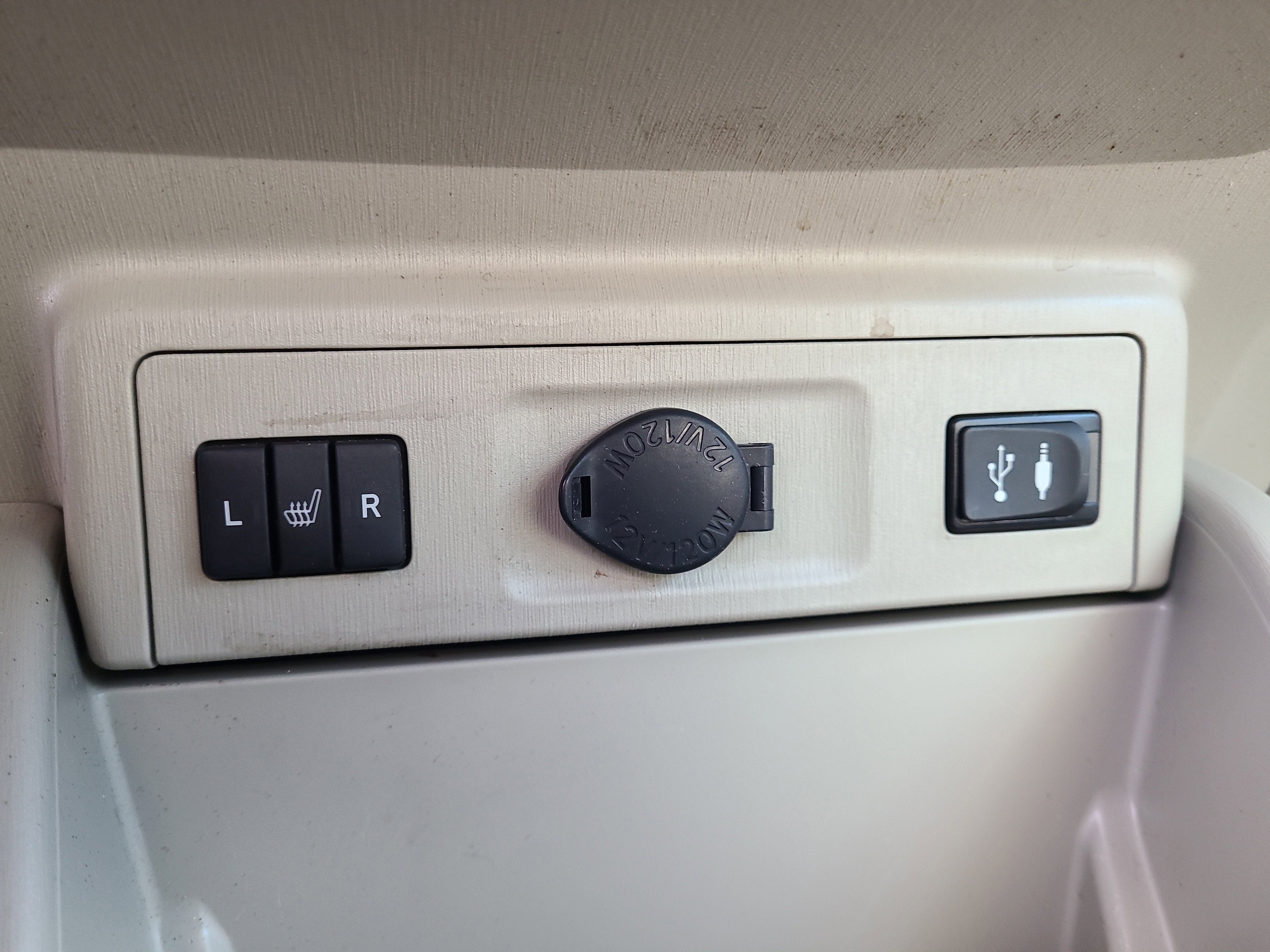 2015 Toyota Prius v Four