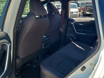 2023 Toyota RAV4 Hybrid SE