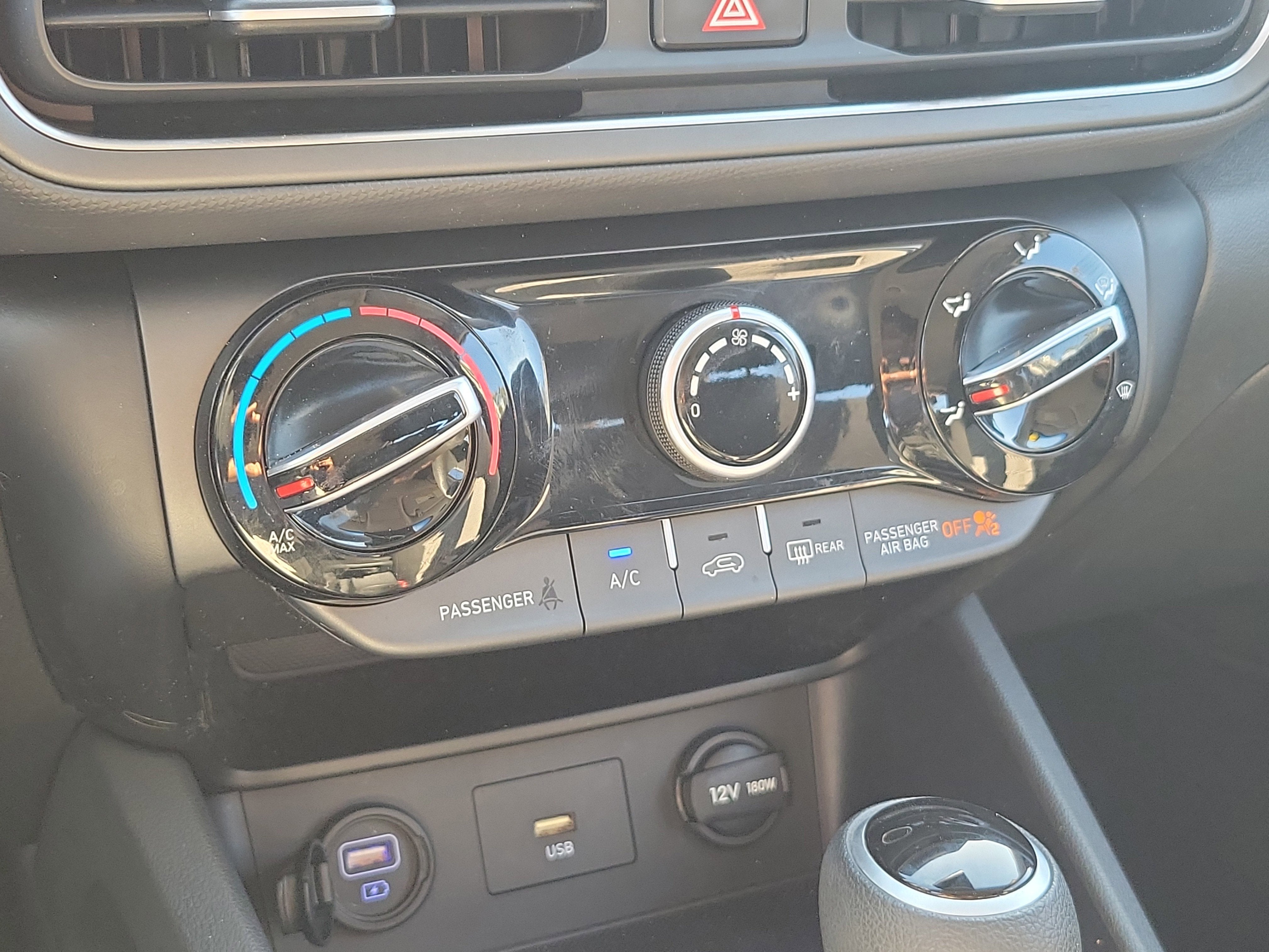 2022 Hyundai Kona SE