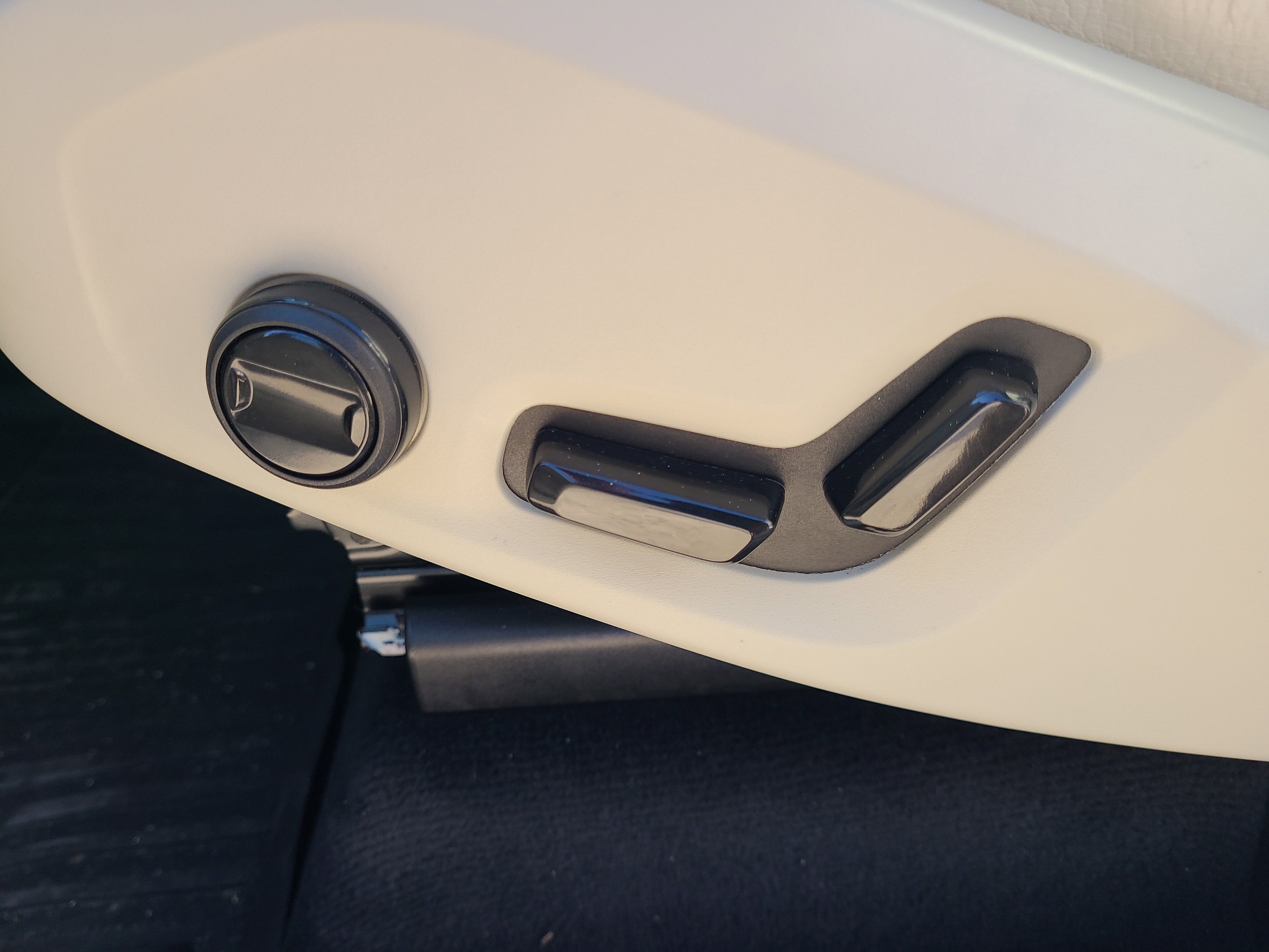 2023 Volvo XC90 Recharge Plug-In Hybrid Core Bright Theme