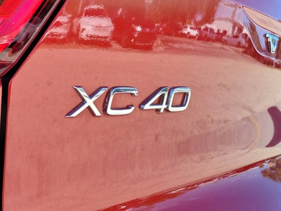 2023 Volvo XC40 Plus Dark Theme