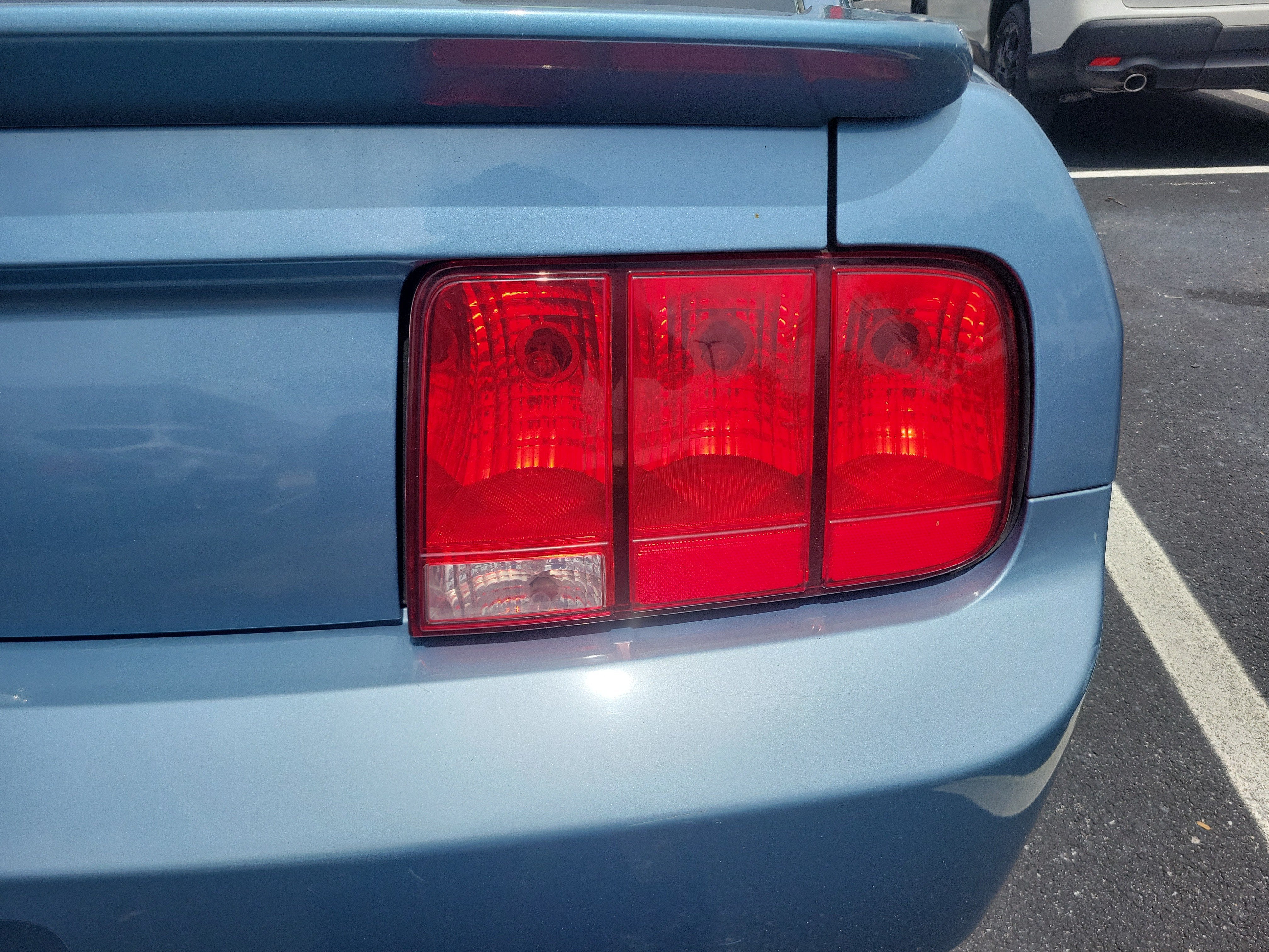 2007 Ford Mustang V6 Deluxe