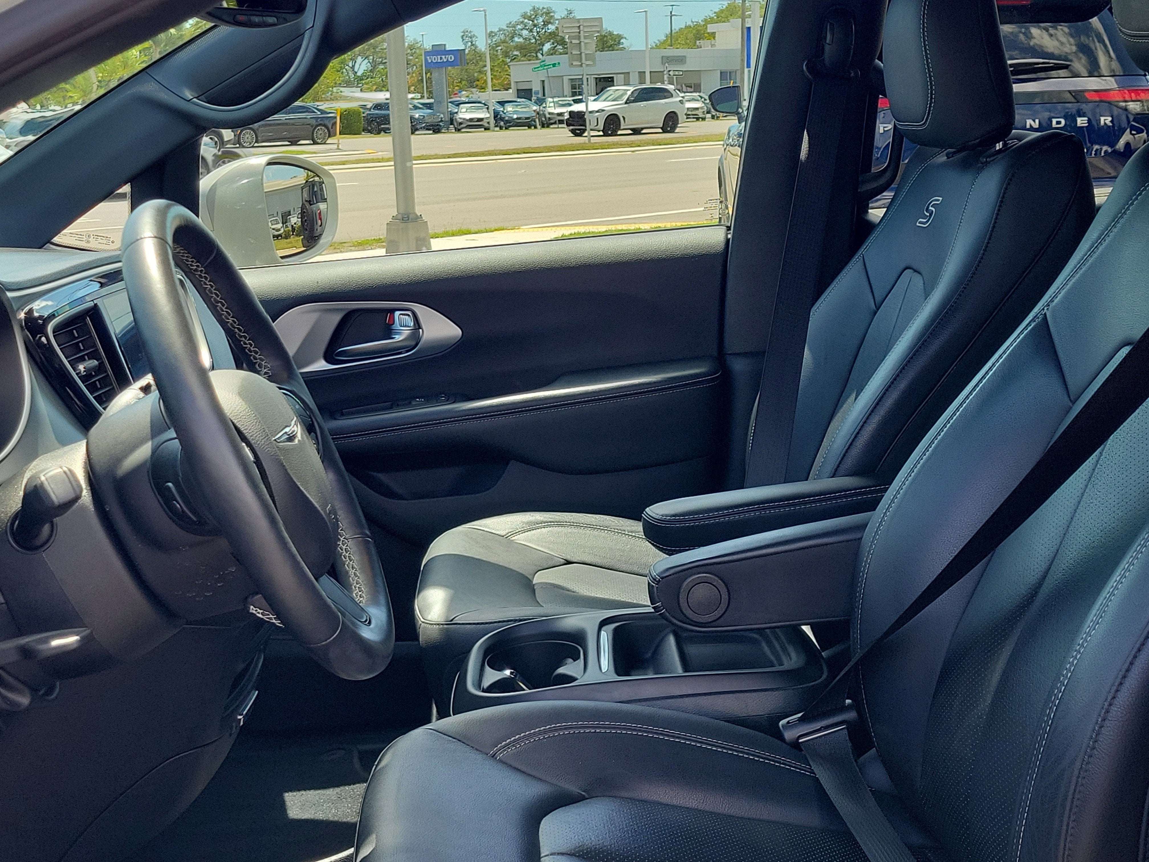 2020 Chrysler Pacifica Touring L