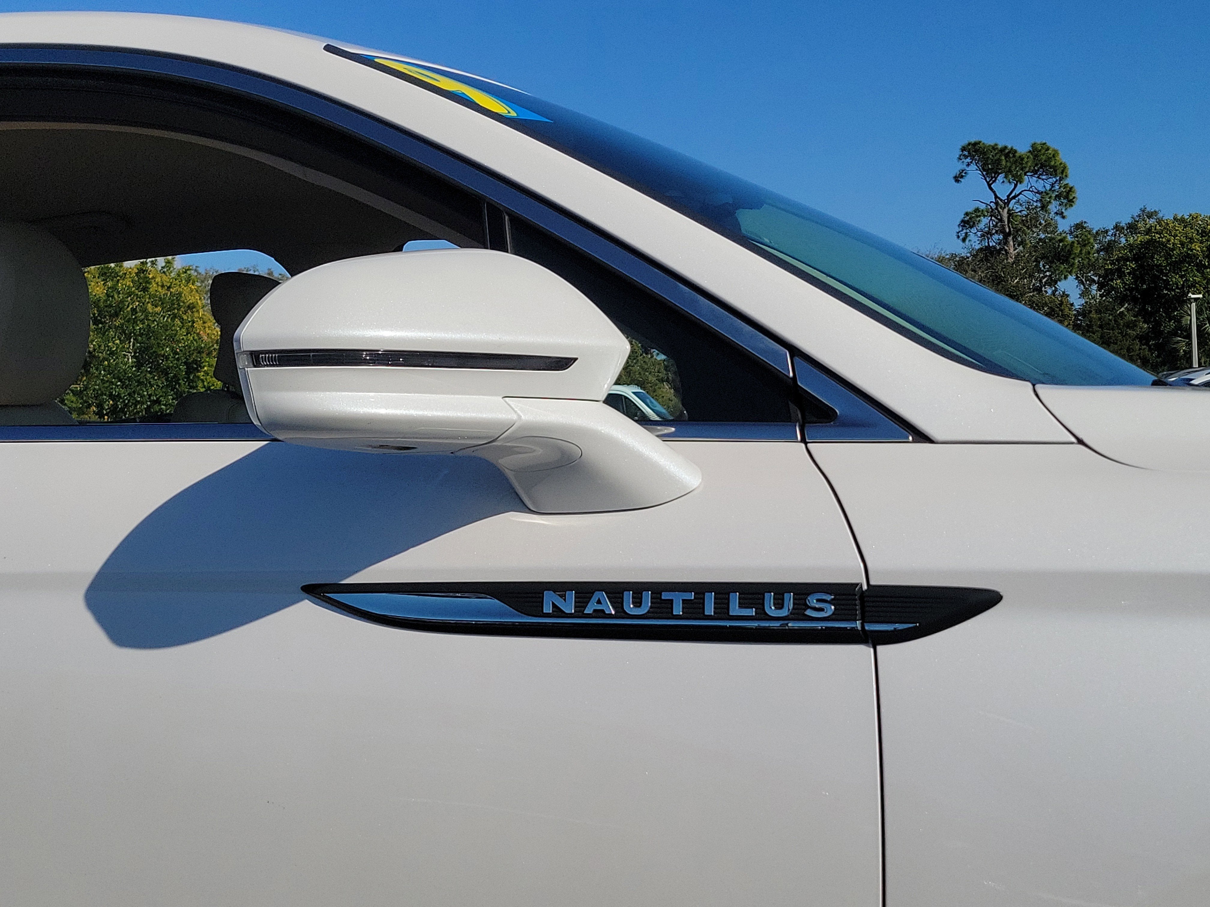 2019 Lincoln Nautilus Select
