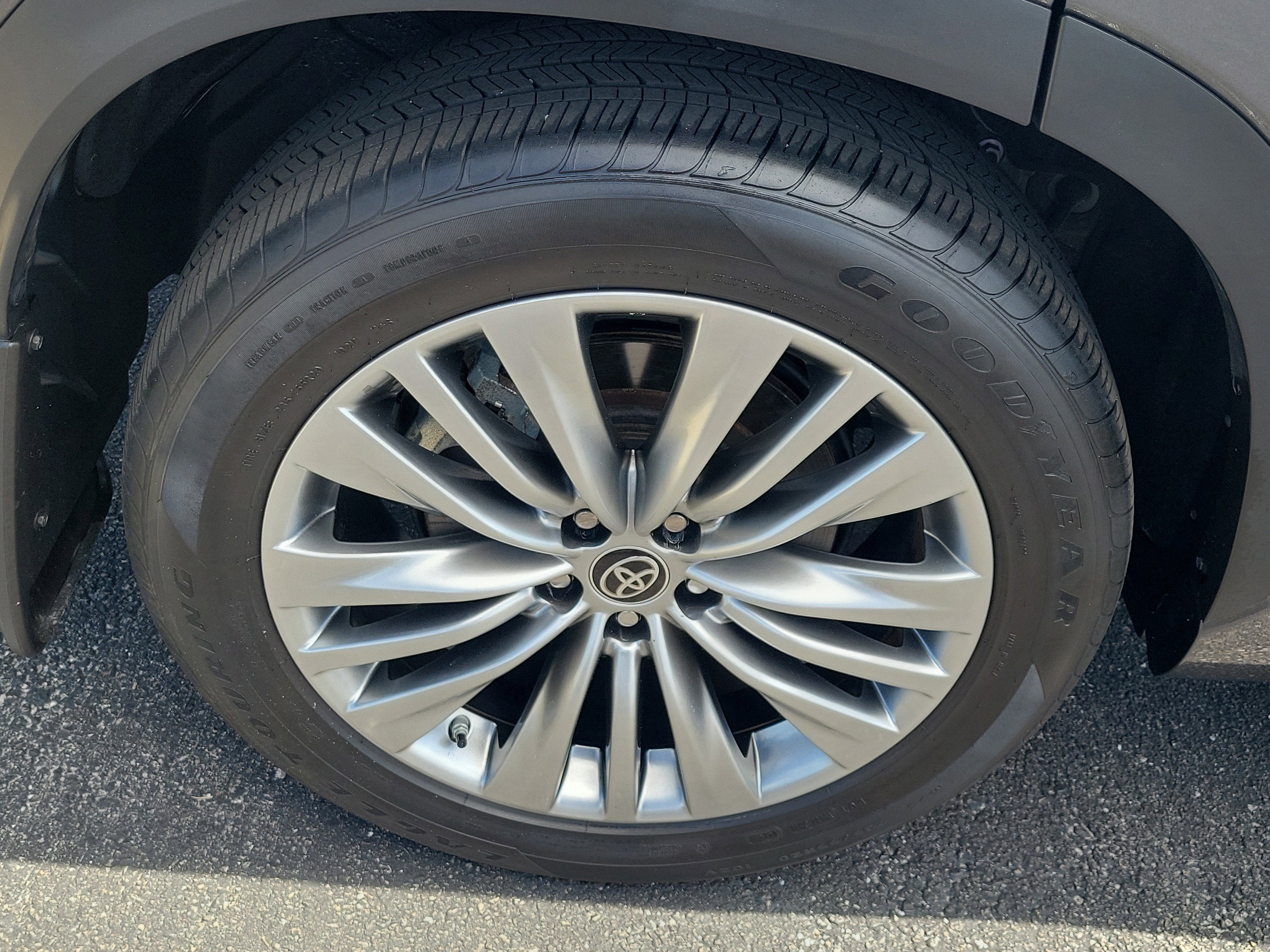 2024 Toyota Highlander Platinum