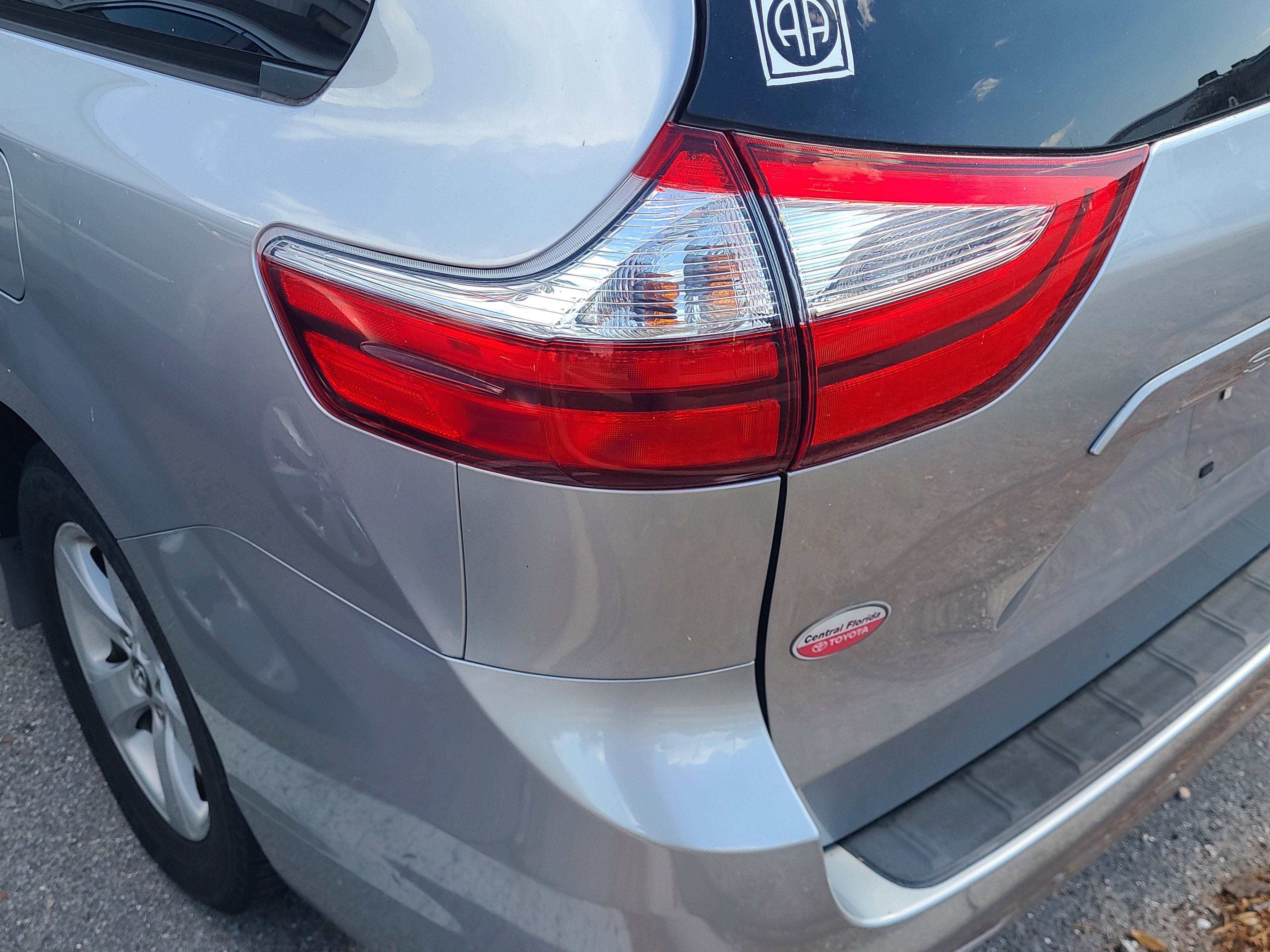 2018 Toyota Sienna LE