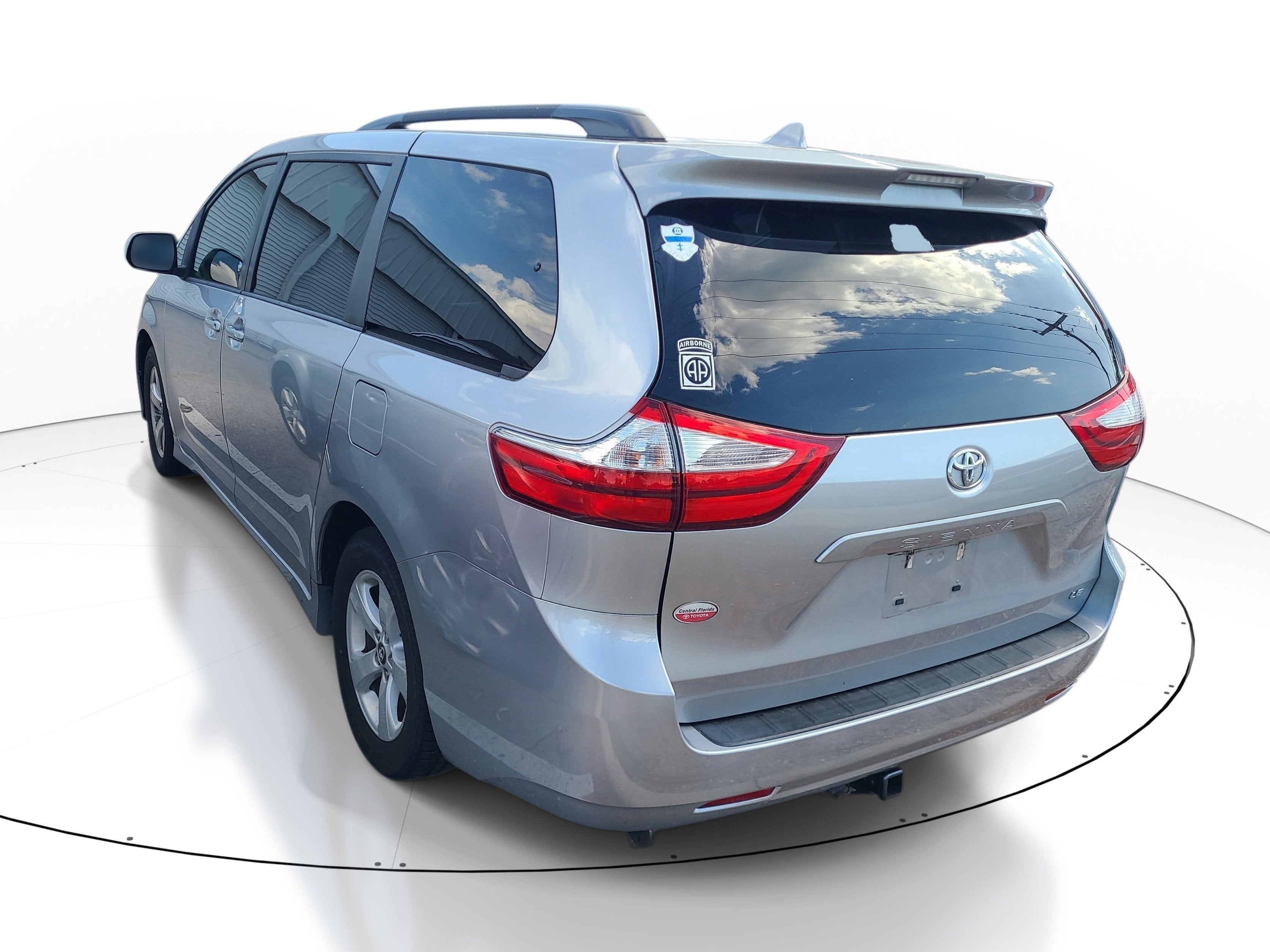 2018 Toyota Sienna LE