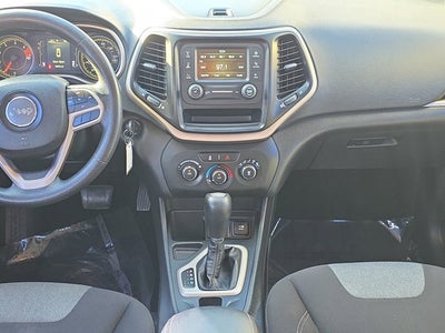 2017 Jeep Cherokee Sport