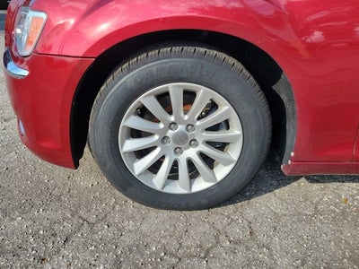 2014 Chrysler 300 4dr Sdn RWD