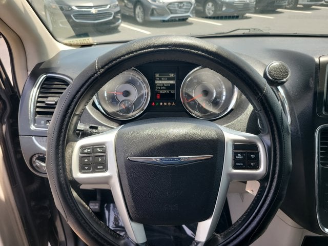 2016 Chrysler Town & Country Touring